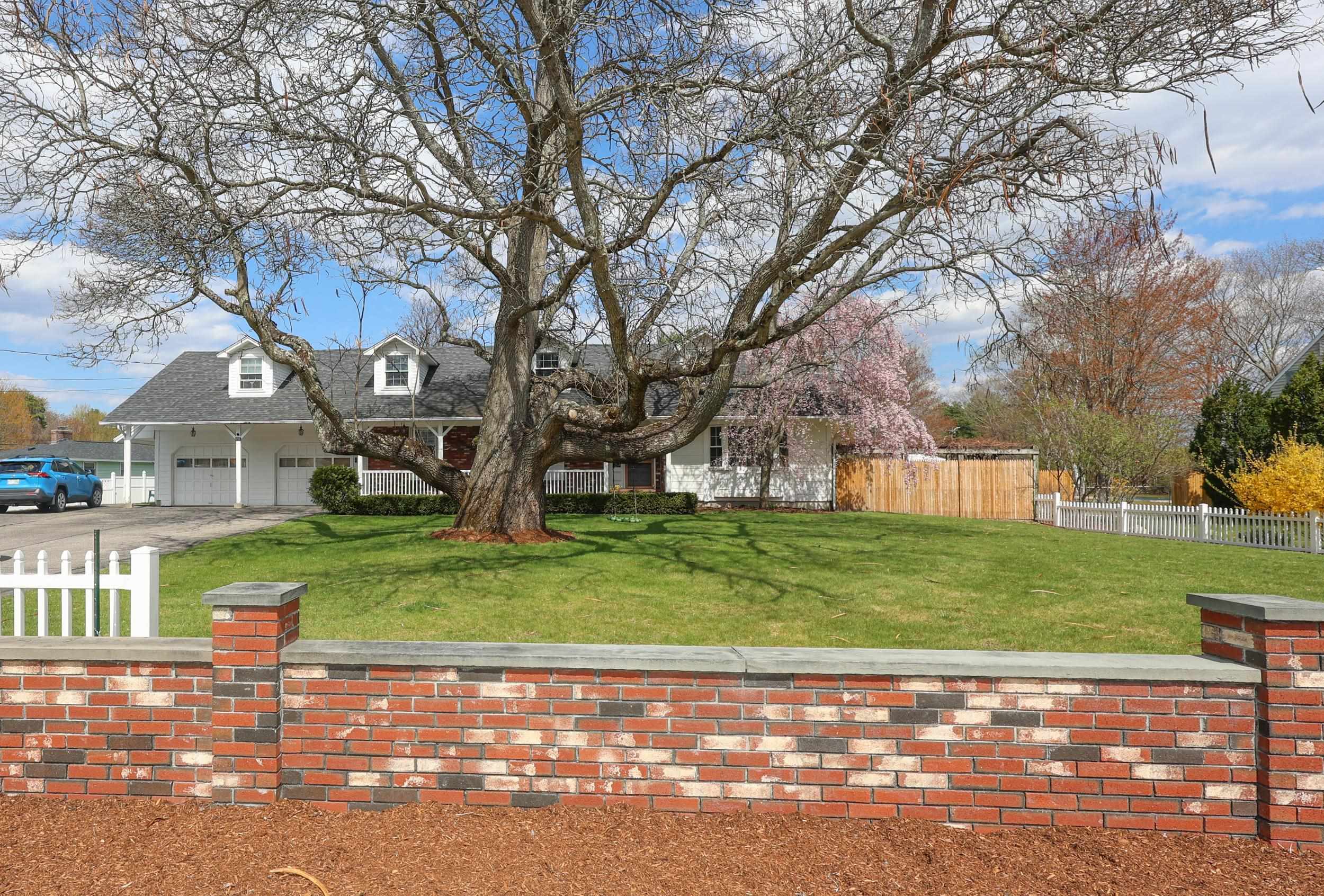 815 Goffstown Rd, Manchester, NH 03102