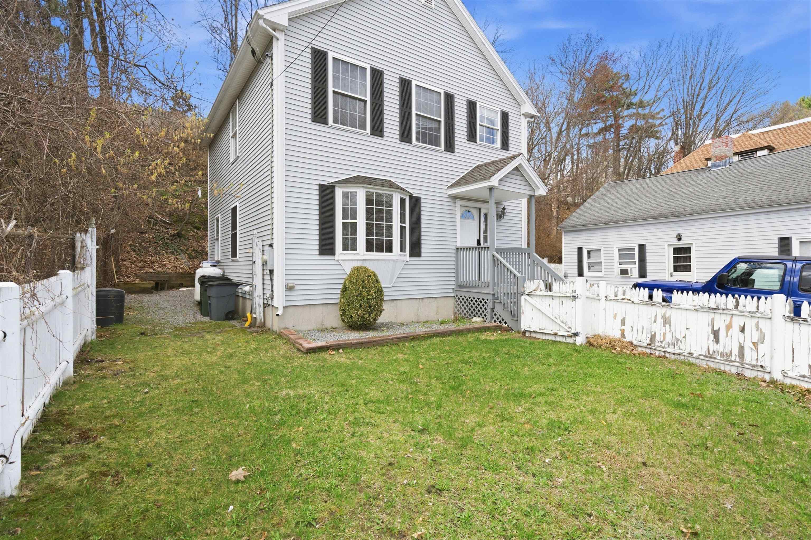 254 Front St, Manchester, NH 03102-2607