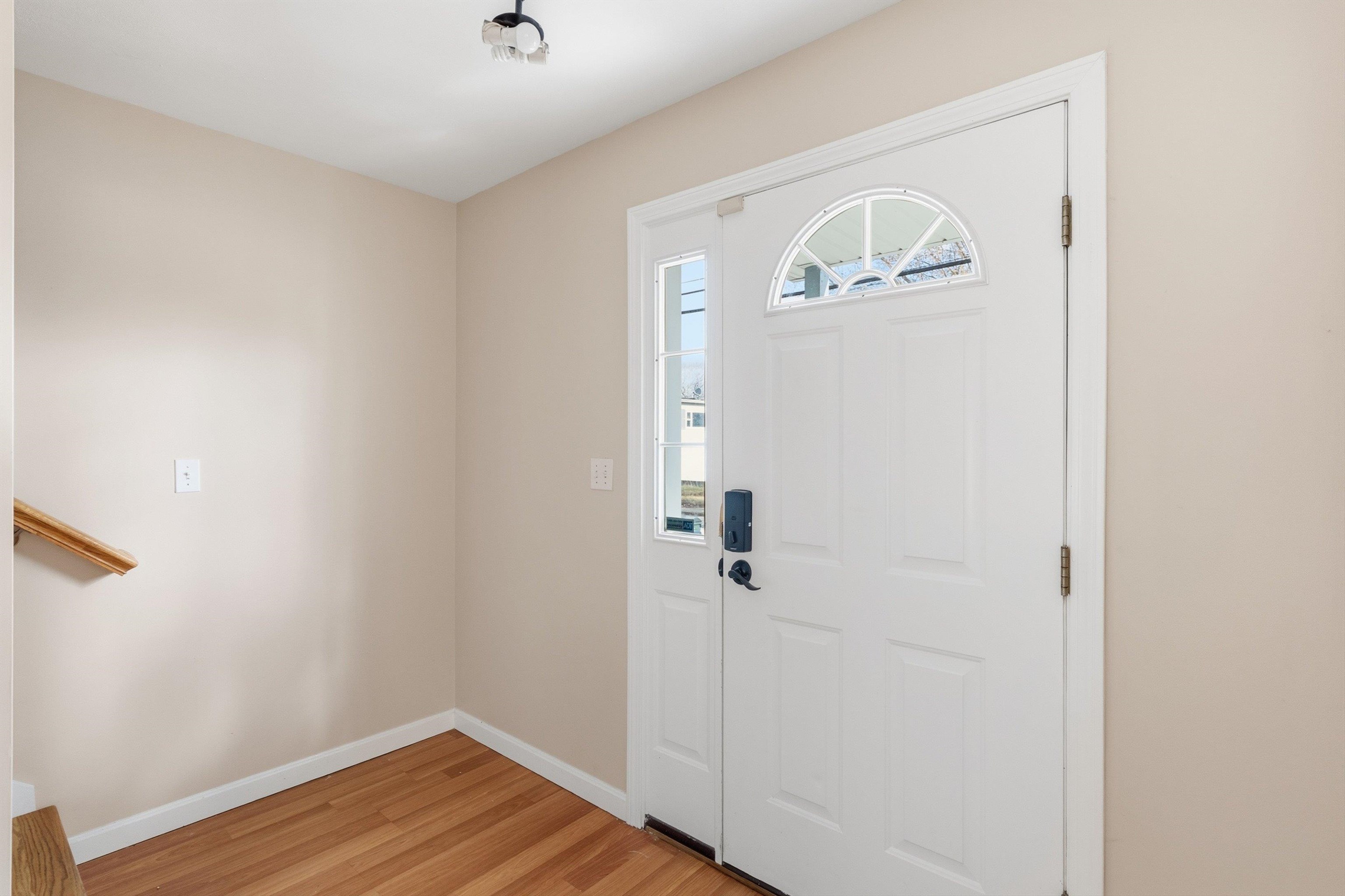 254 Front St, Manchester, NH 03102-2607