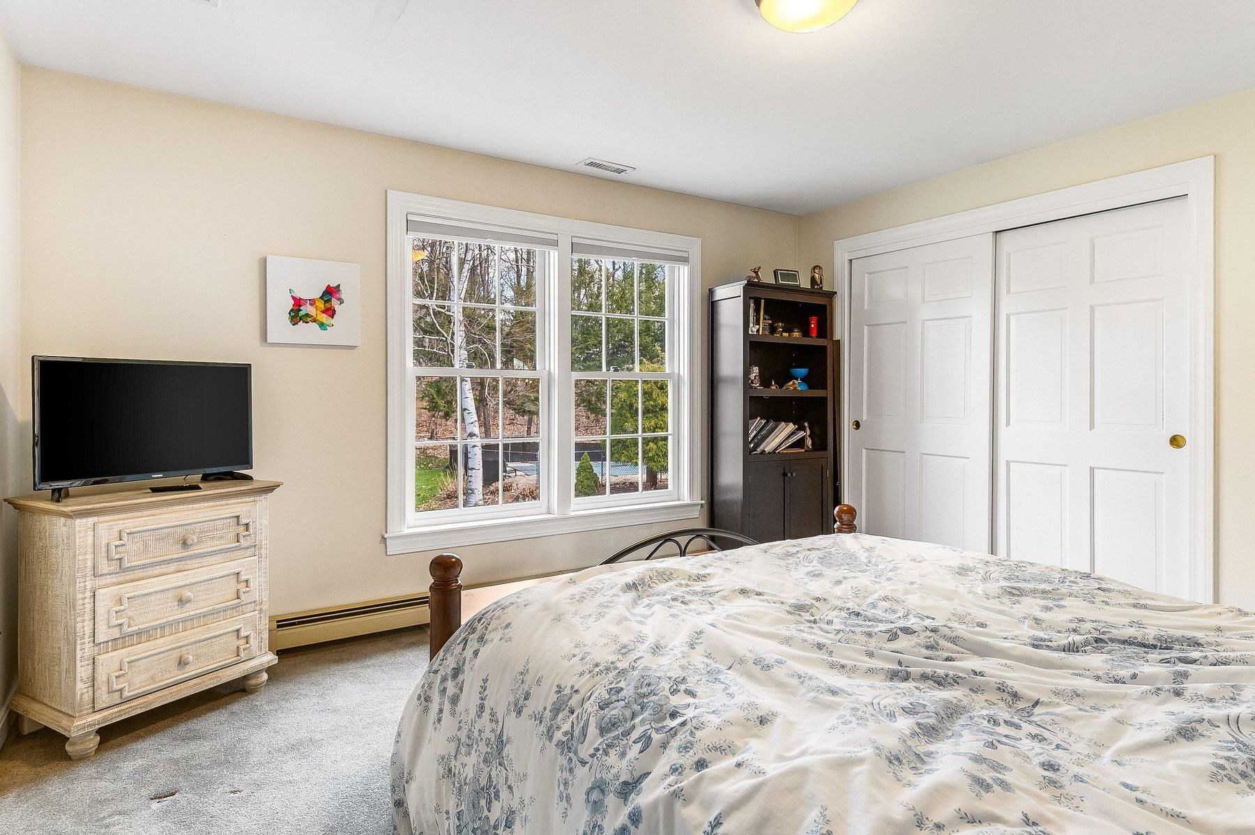 6 Drury Plains Rd, Stratham, NH 03885