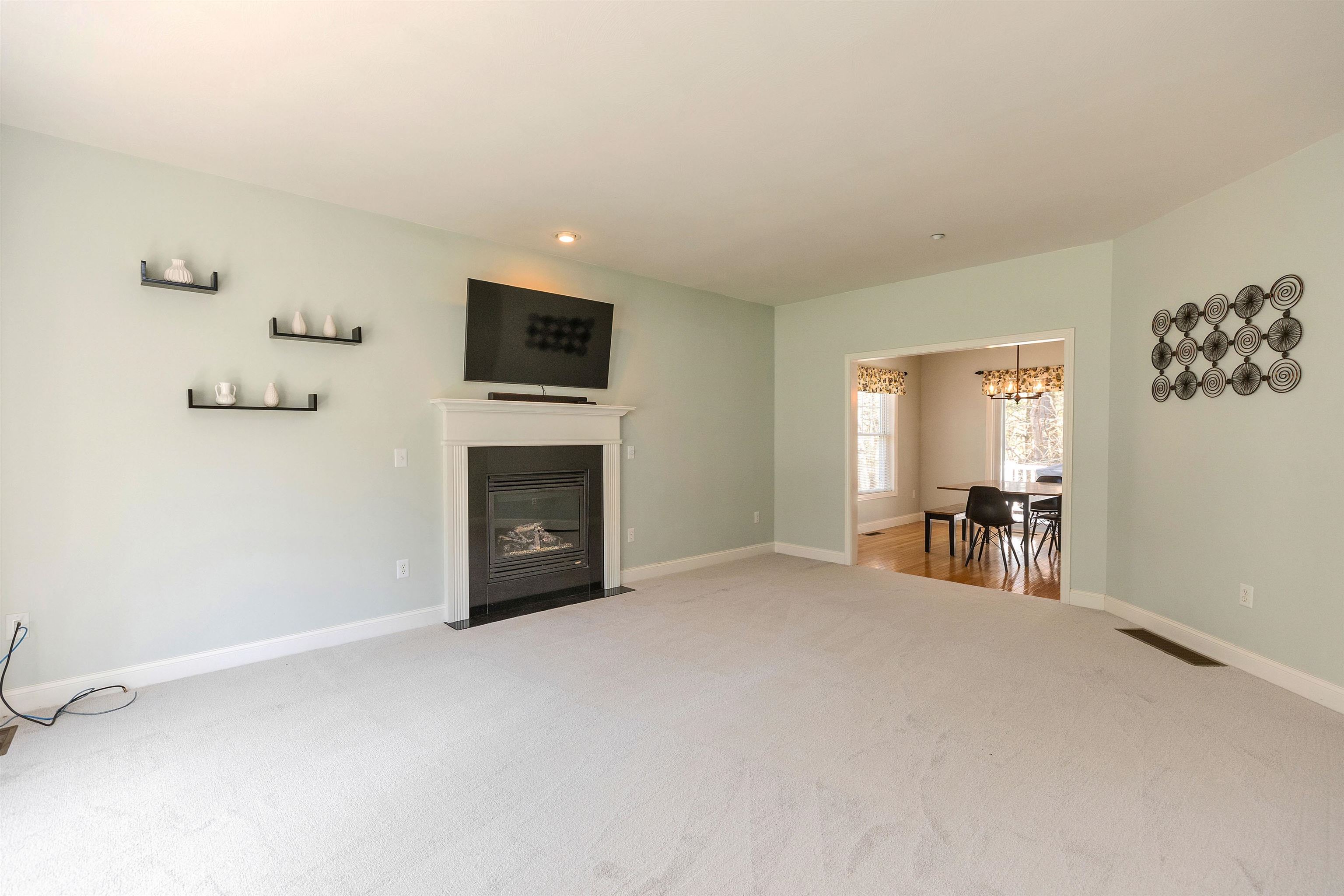20 Robbe Farm Rd, Peterborough, NH 03458