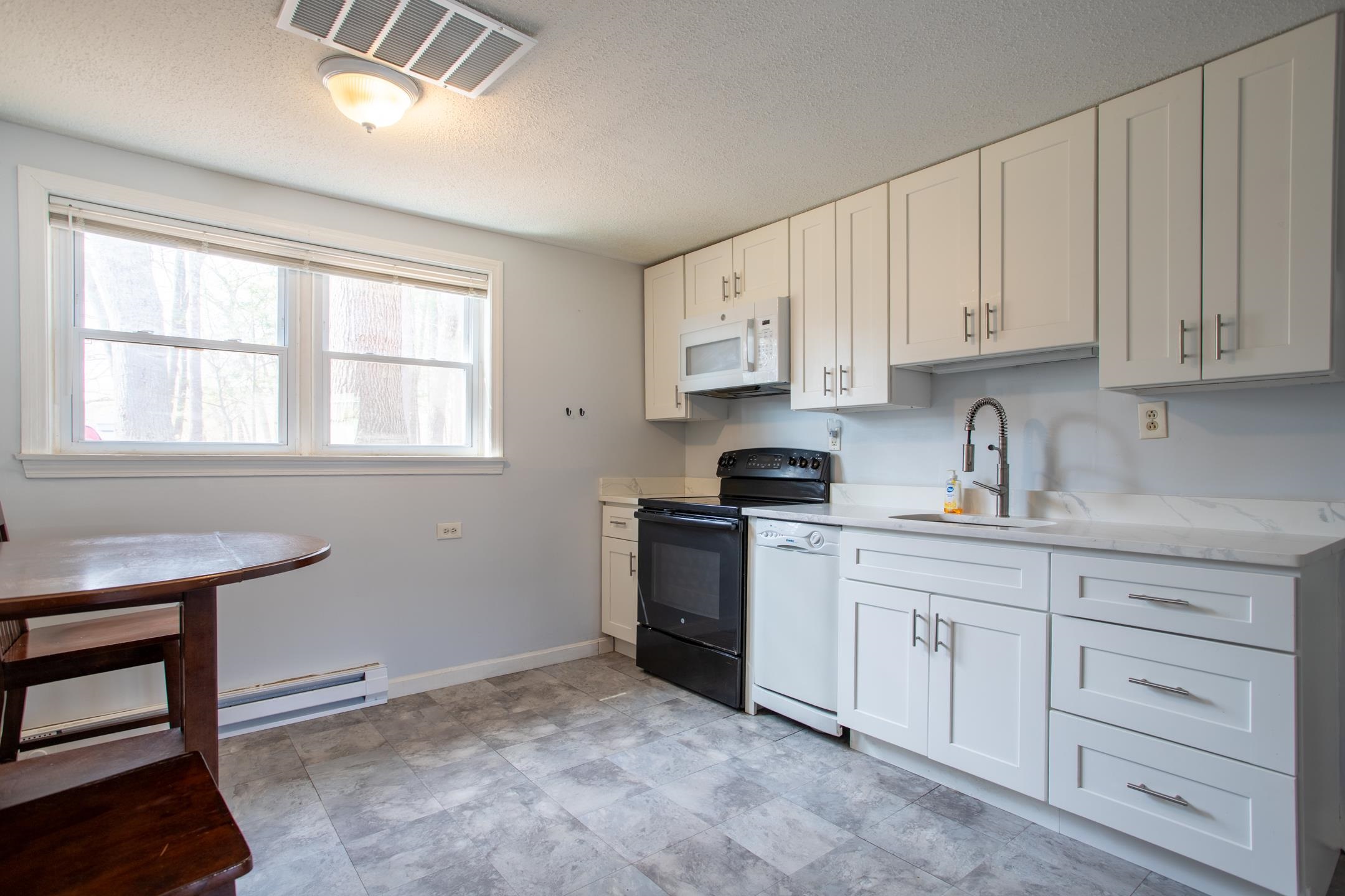 21 Folly Mill Ter #7B, Seabrook, NH 03874