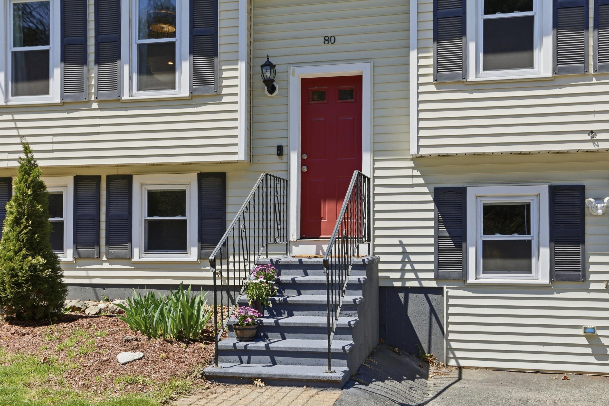 80 Manchester St, Nashua, NH 03064