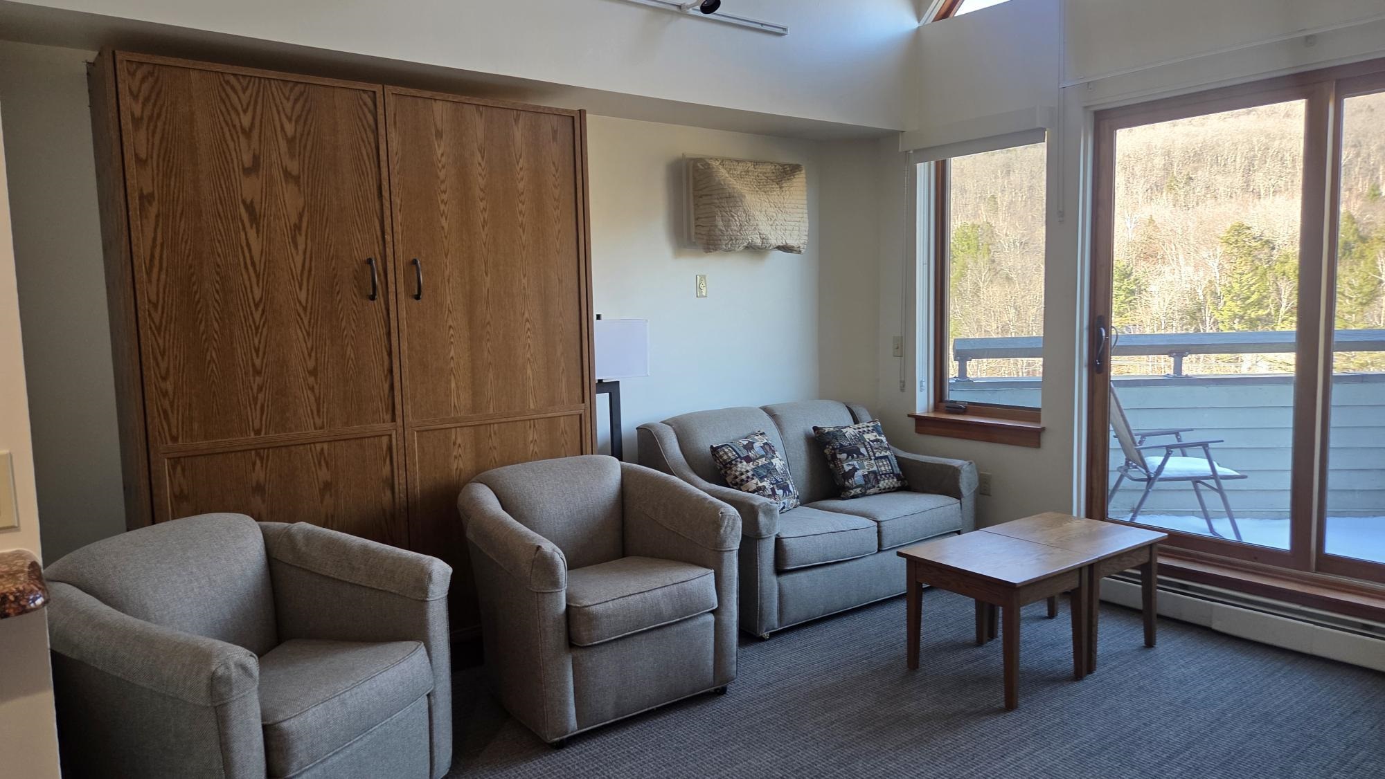 90 Loon Mountain Rd, Lincoln, NH 03251