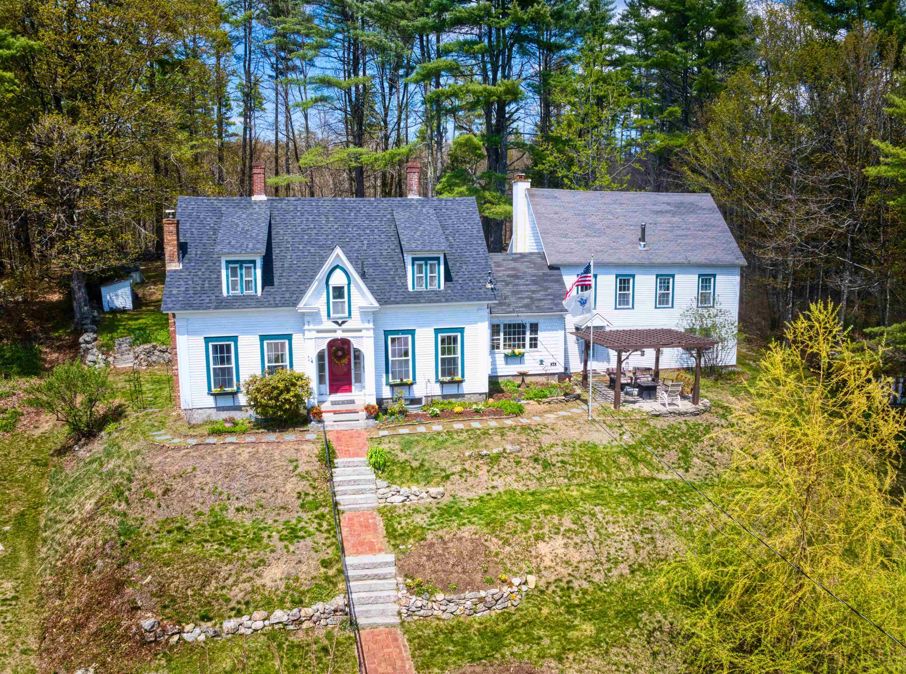 14 Grist Mill St, Sutton, NH 03260