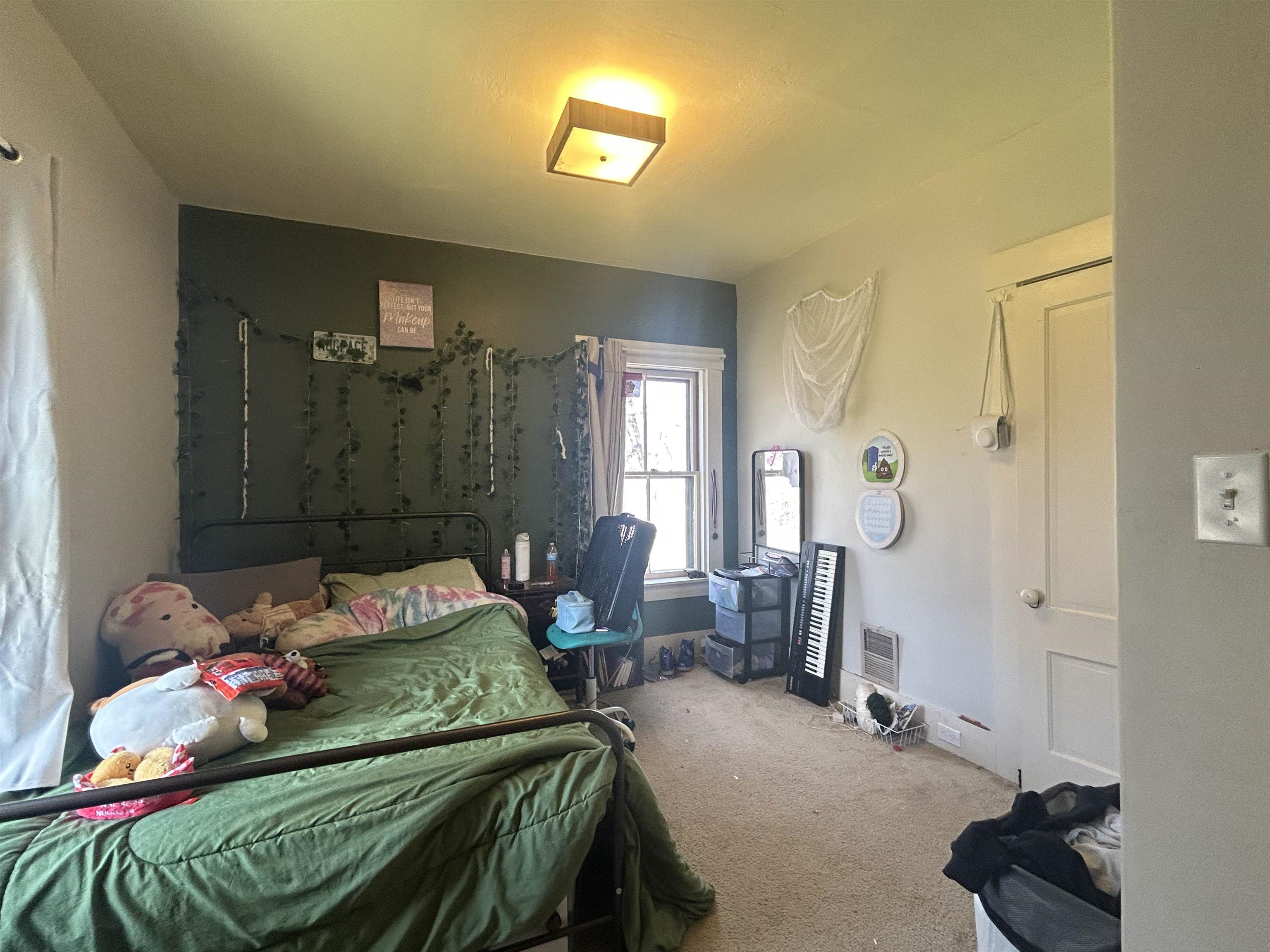 20 Pearl St, Hillsborough, NH 03244
