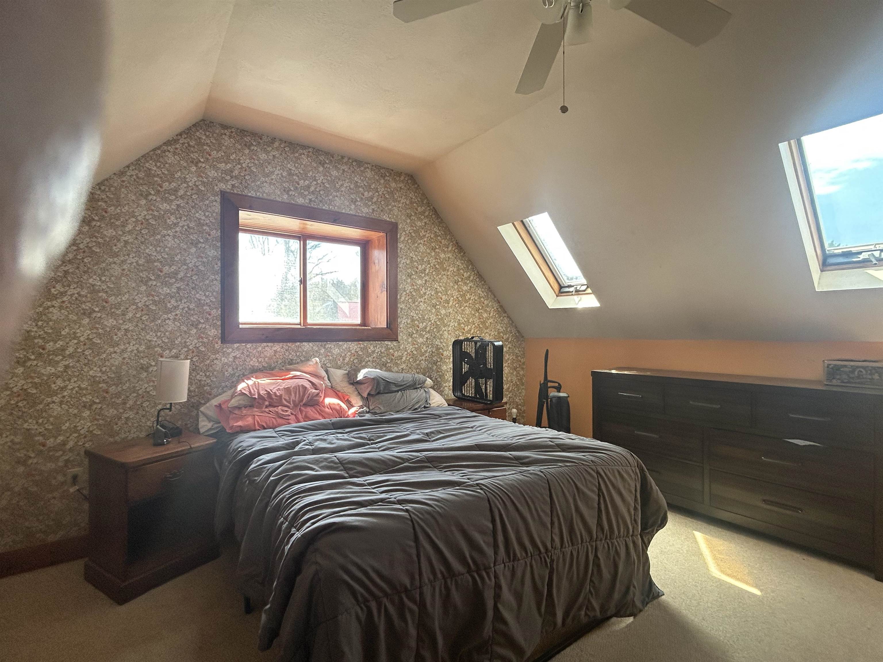 20 Pearl St, Hillsborough, NH 03244