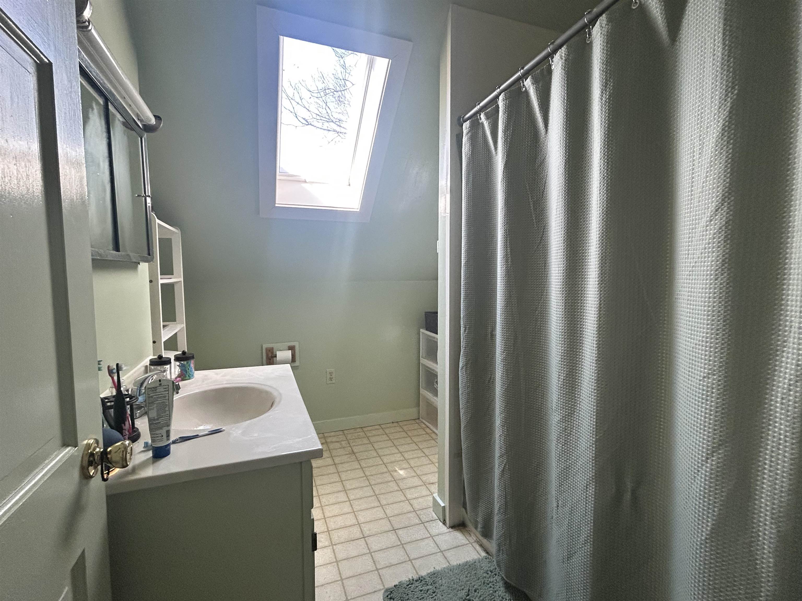 20 Pearl St, Hillsborough, NH 03244