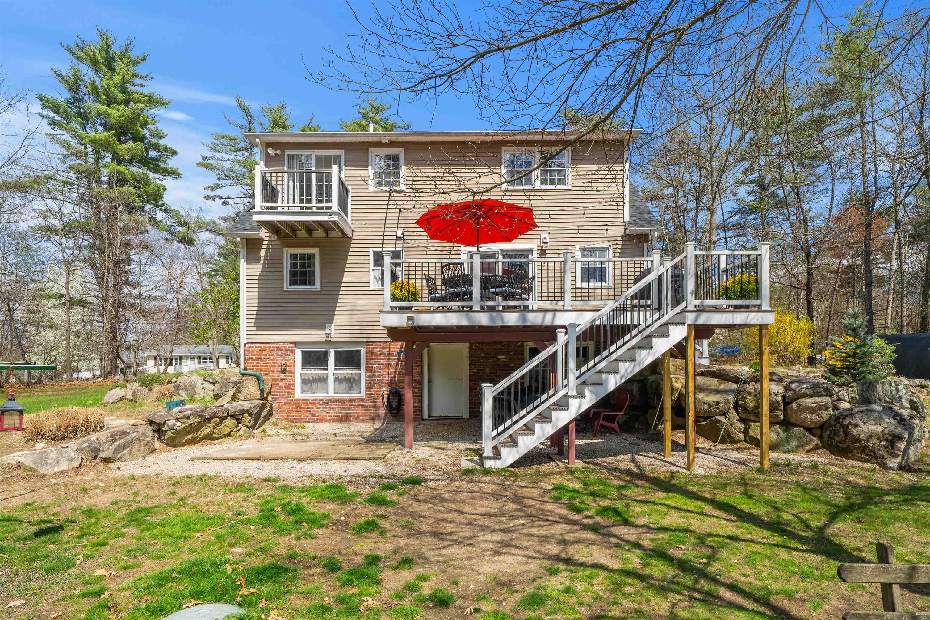 104 Joppa Rd, Merrimack, NH 03054