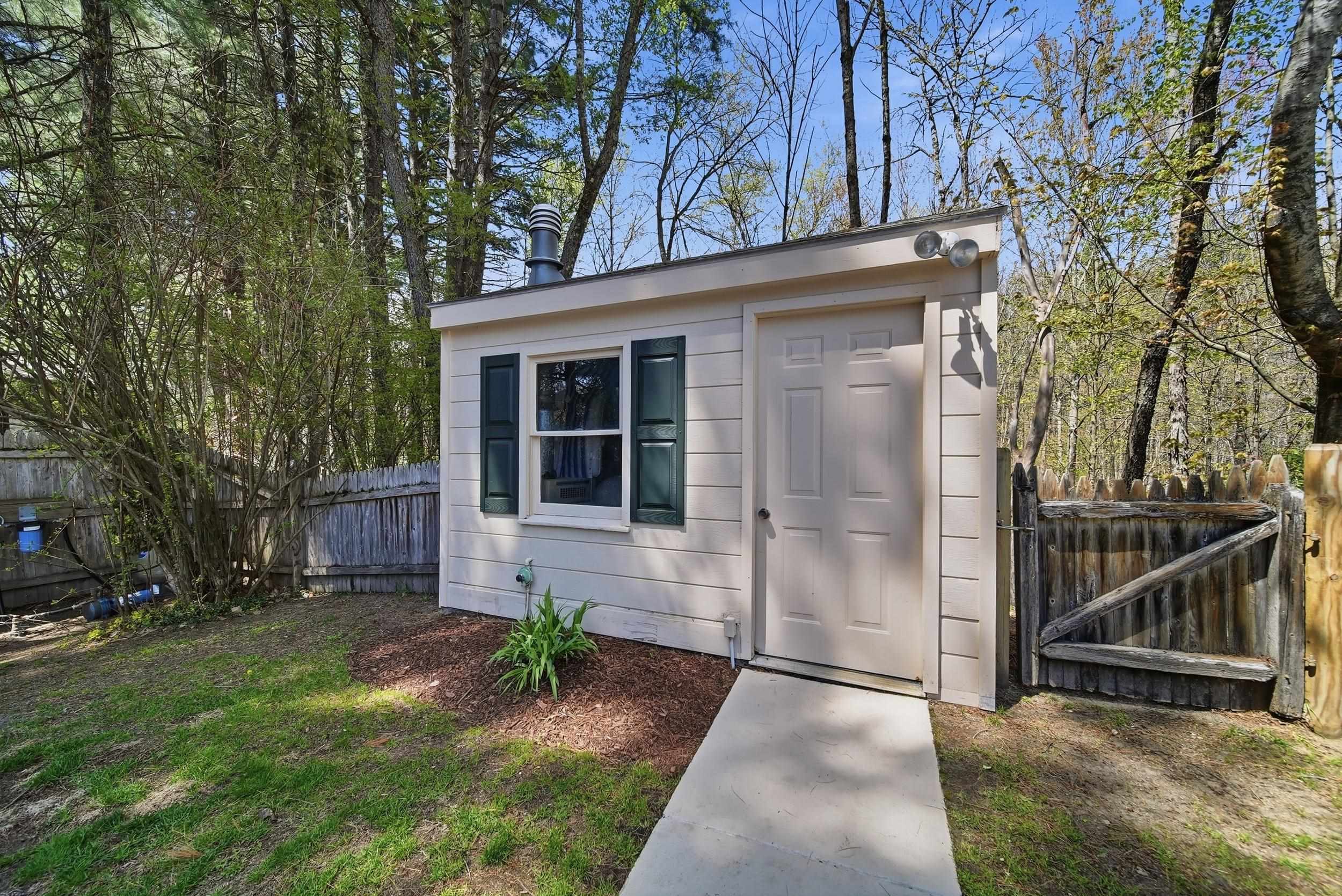 11 River Rd, Amherst, NH 03031