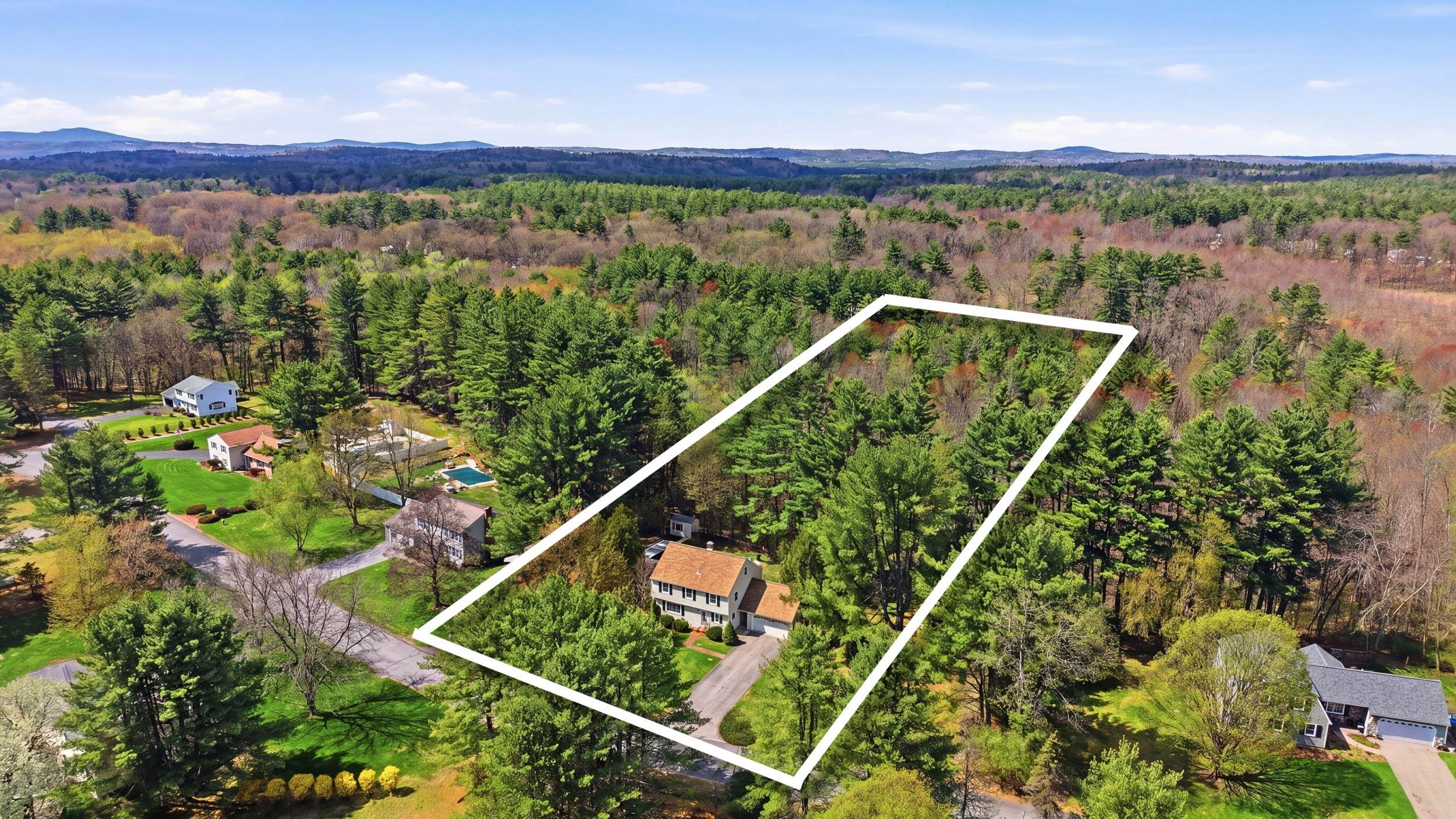 11 River Rd, Amherst, NH 03031