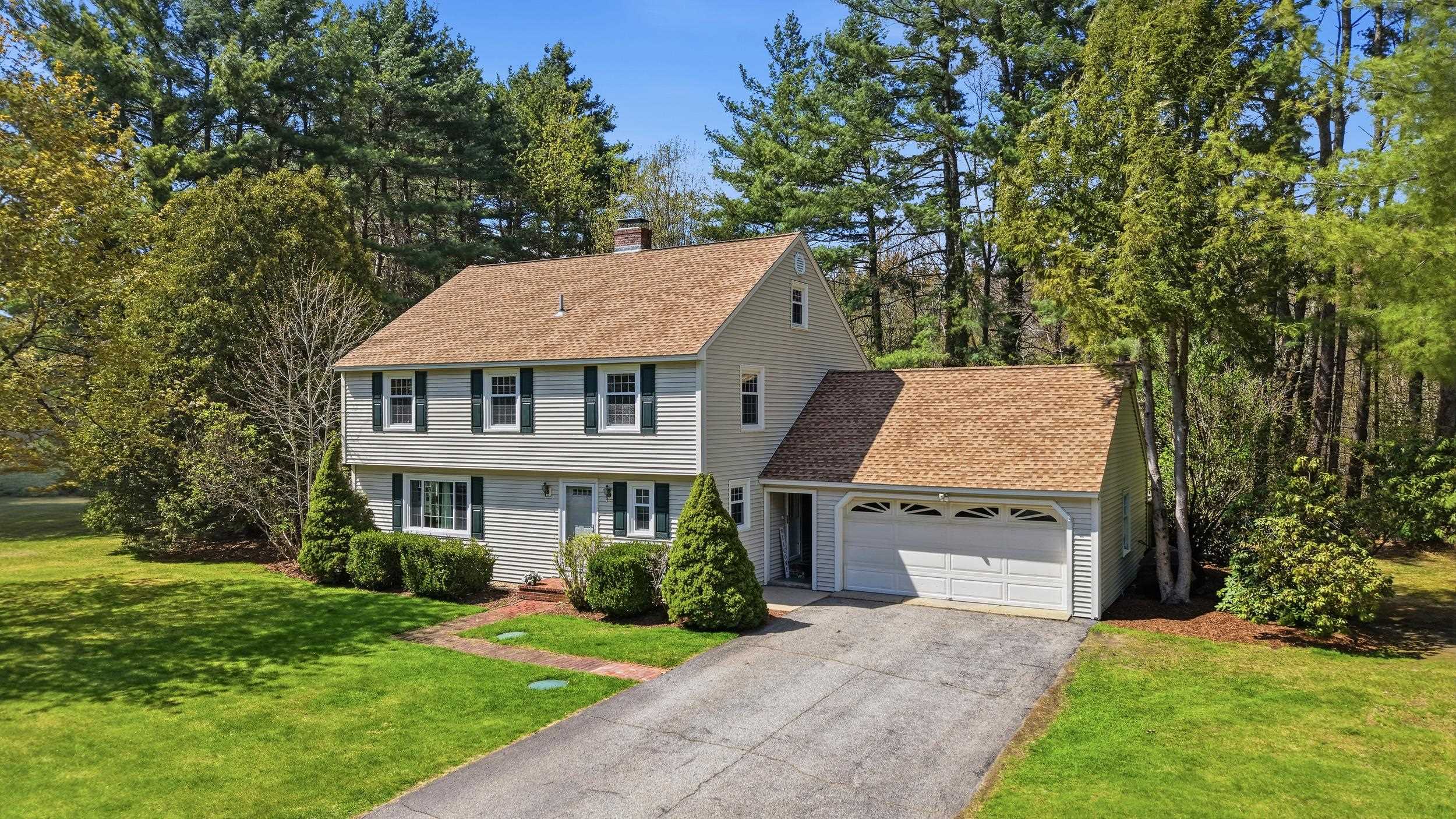 11 River Rd, Amherst, NH 03031