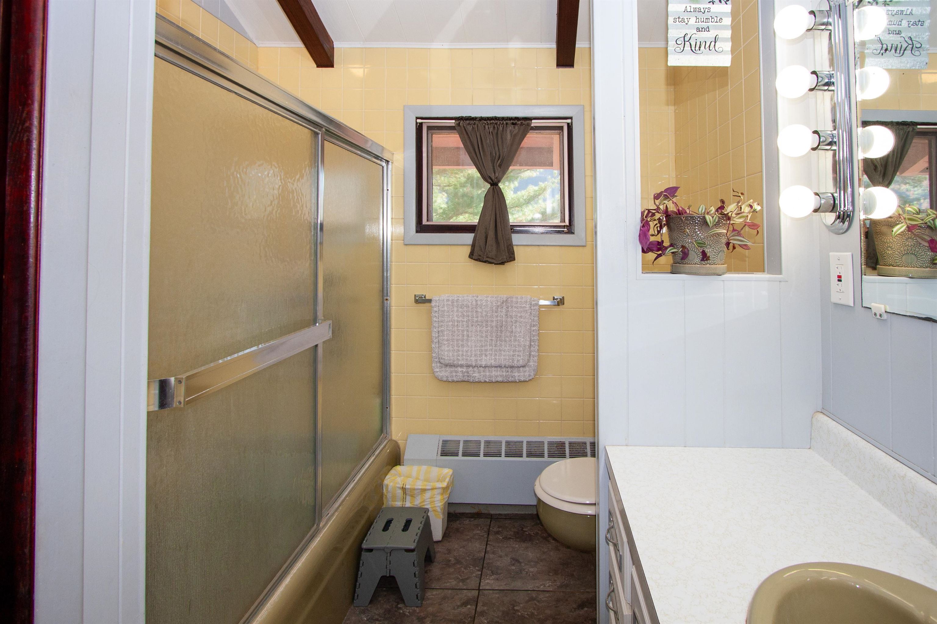 MAIN LEVEL BATH