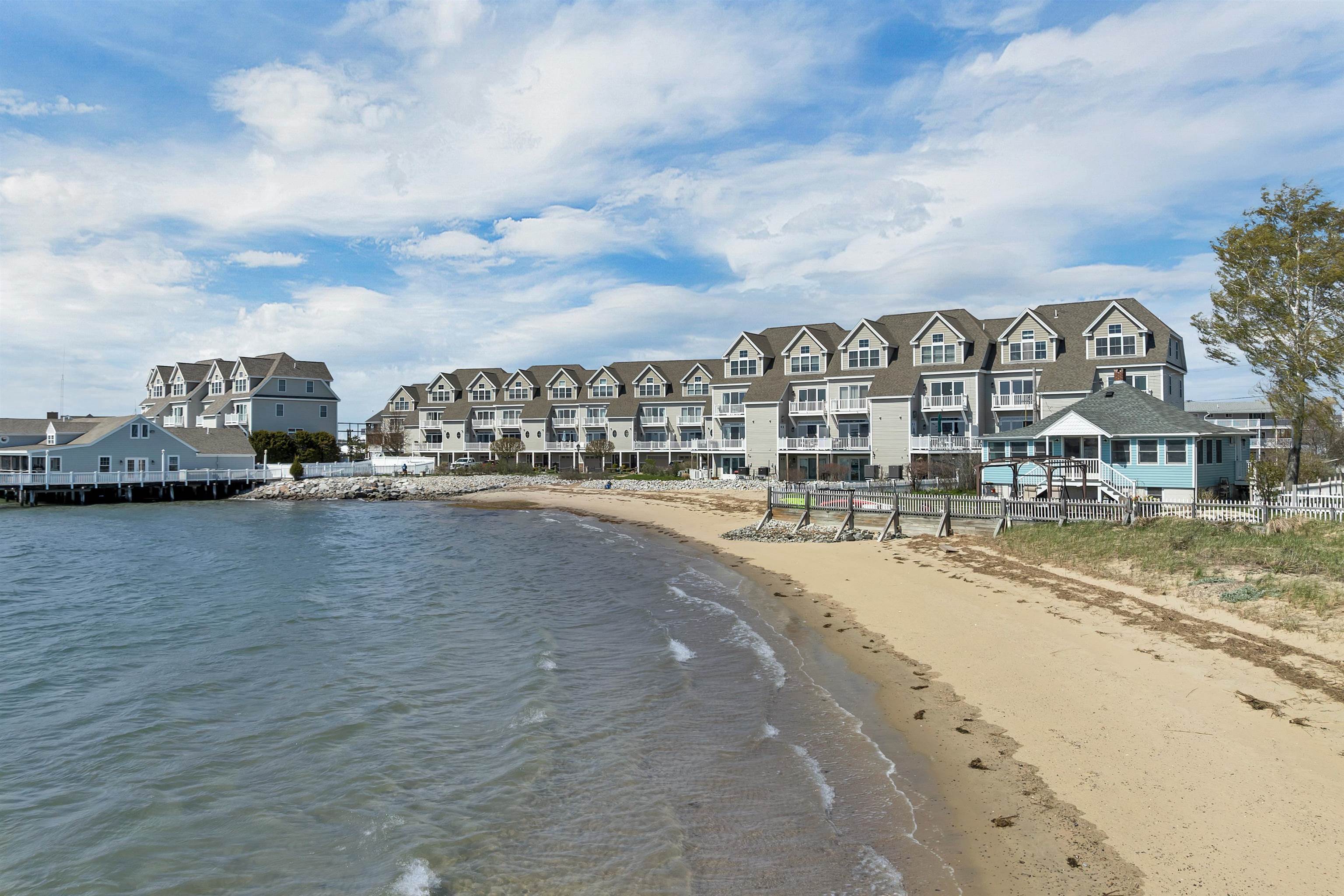 24 Harbor Rd, Hampton, NH 03842