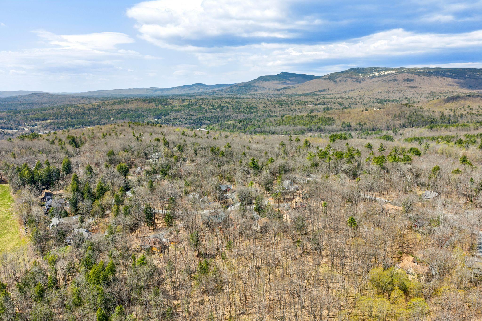 28 Summit Dr, Grantham, NH 03753