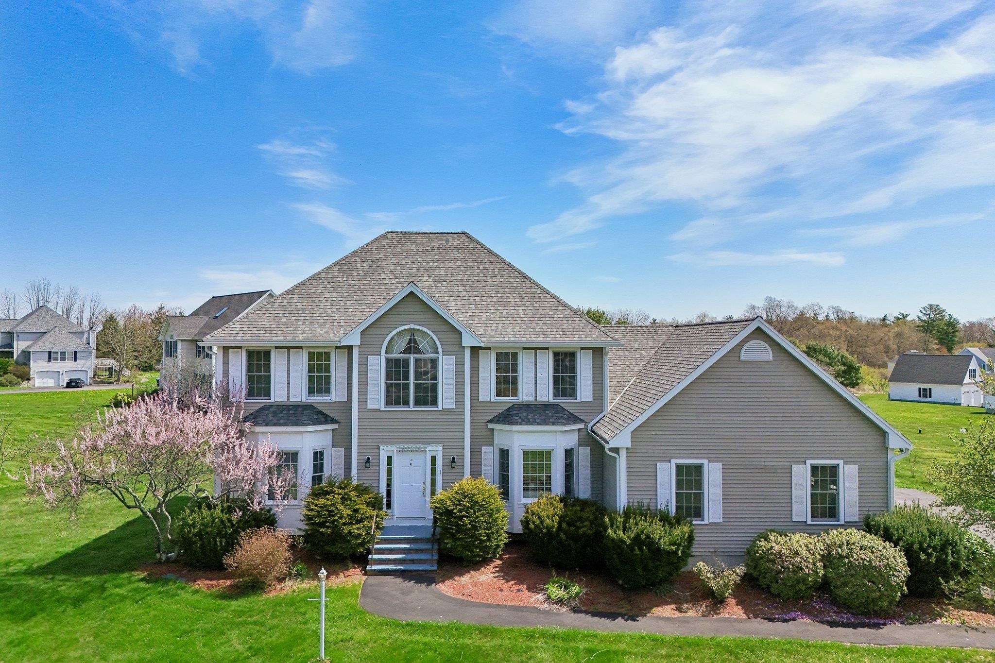 1 Squire Armour Rd, Windham, NH 03087
