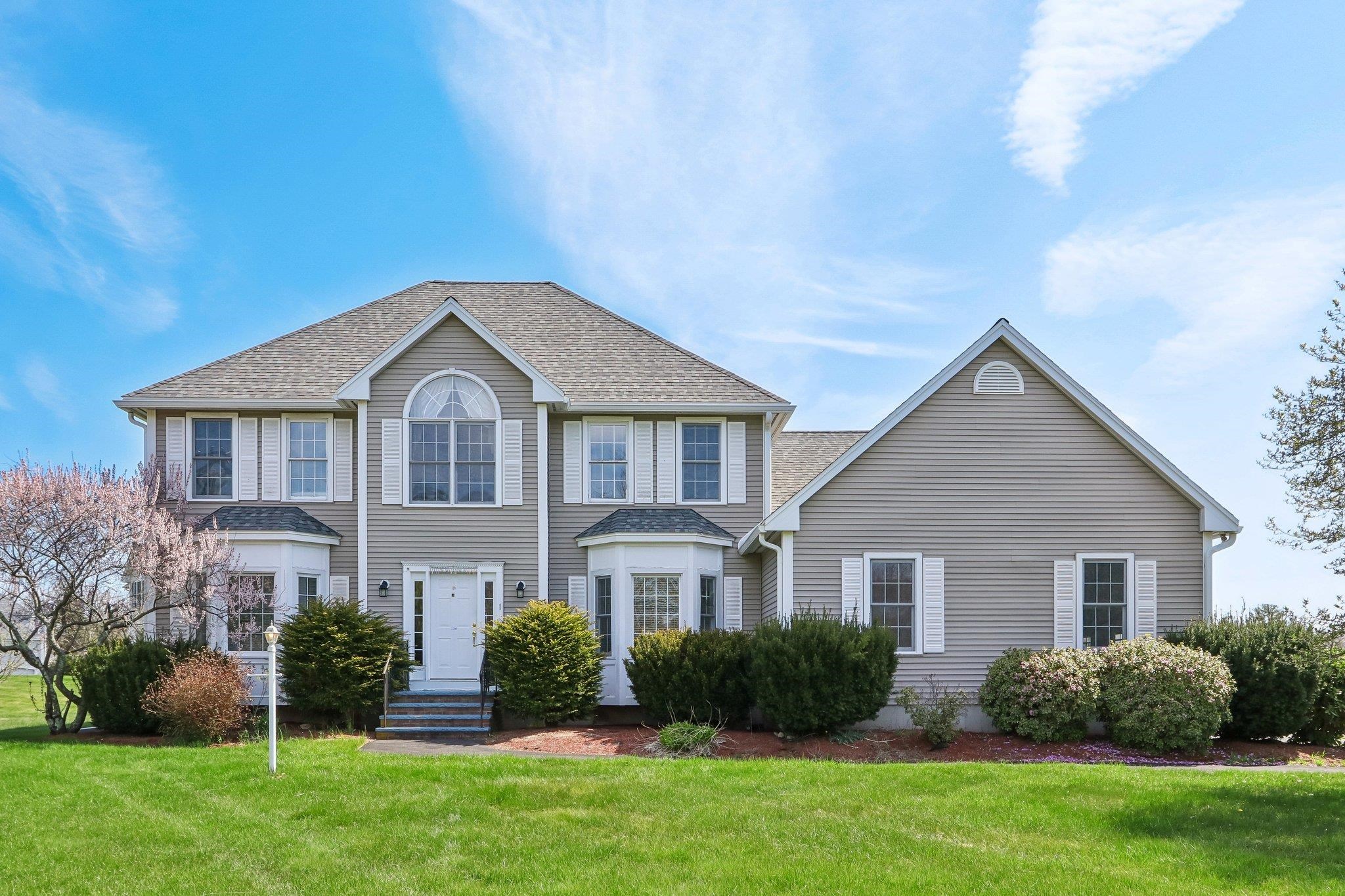1 Squire Armour Rd, Windham, NH 03087