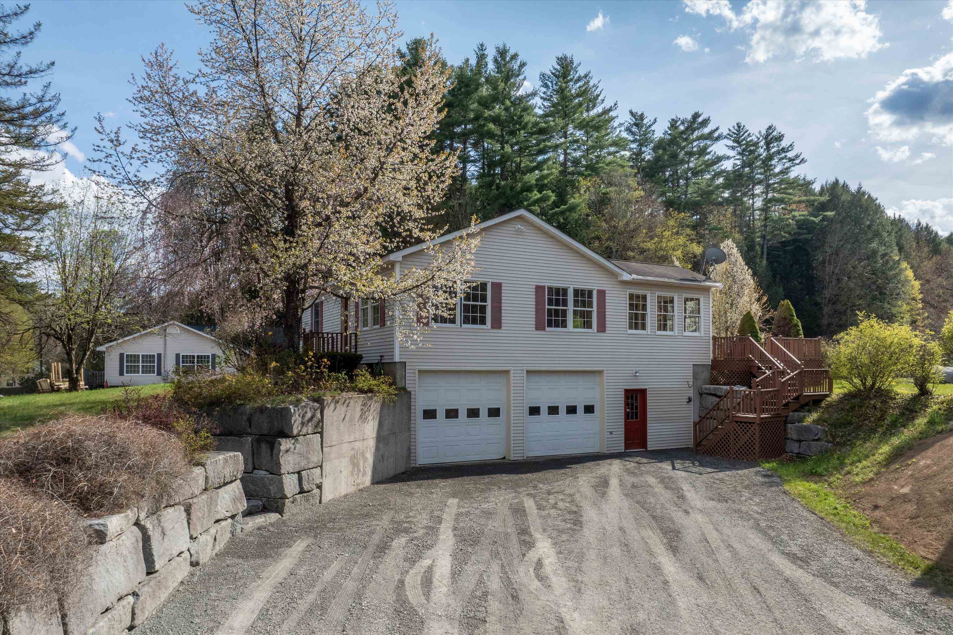 Driveway 25192376