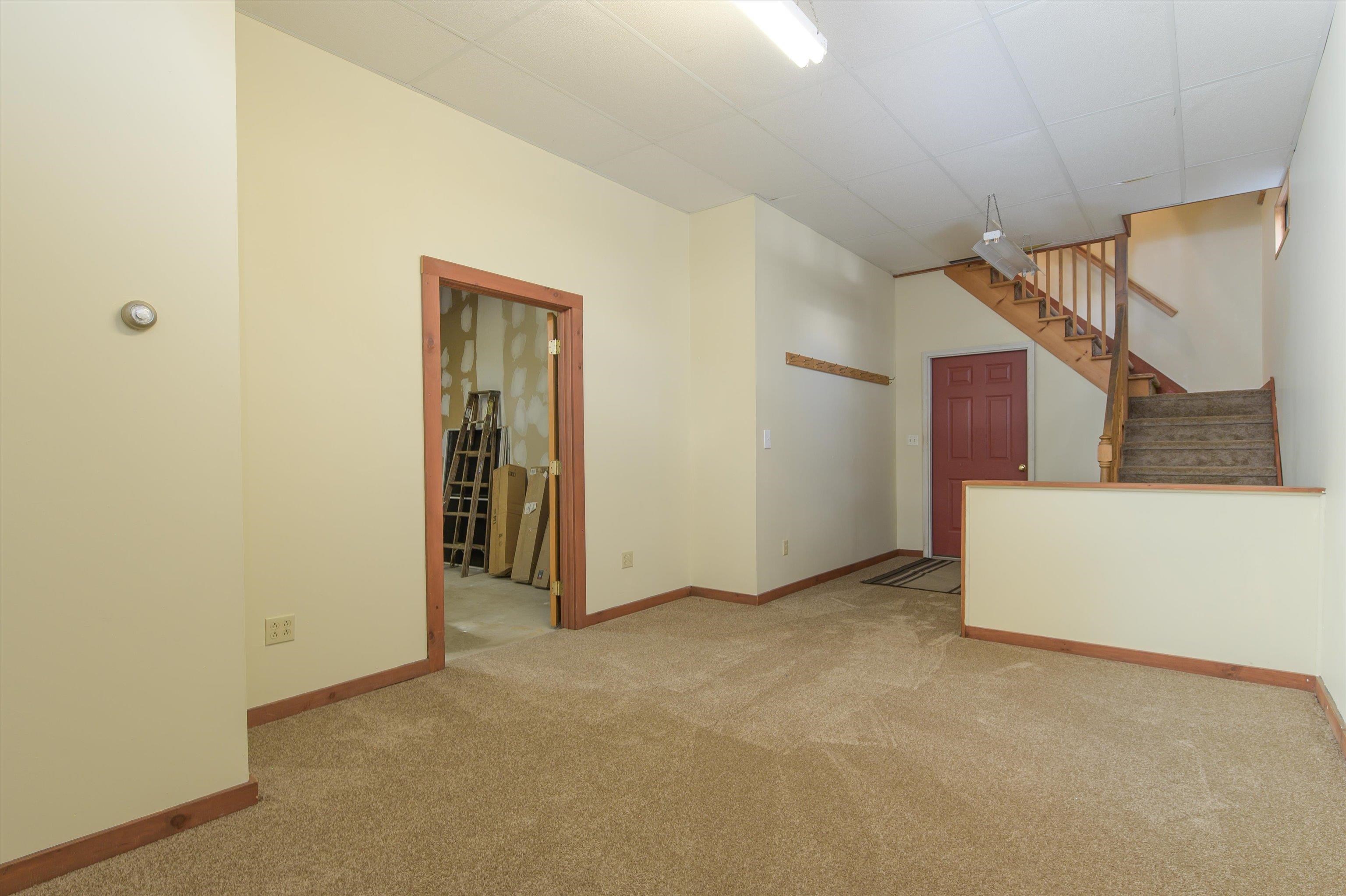 Finished Bonus room in basement 25192572