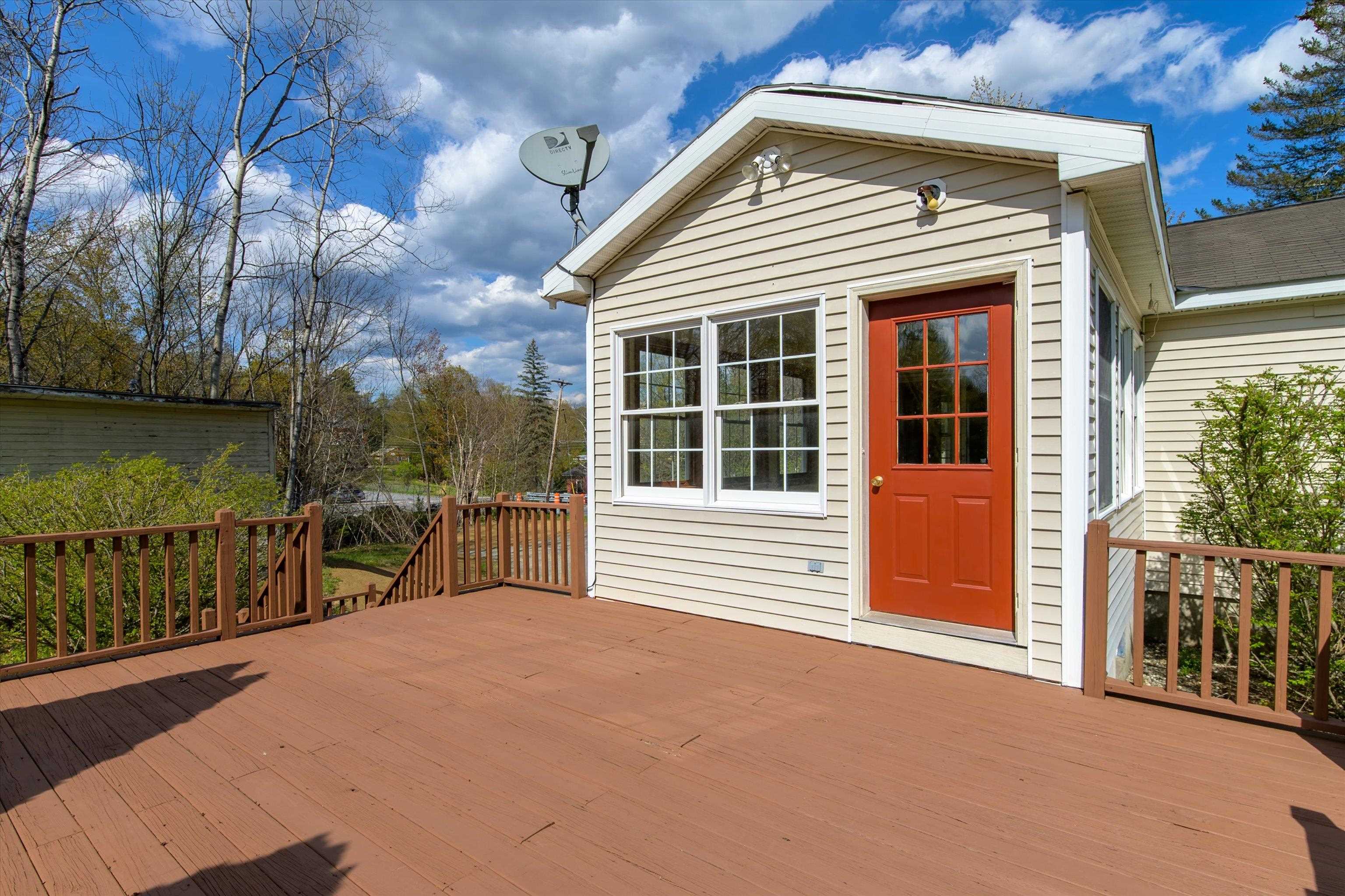 Deck off sun room 25192598