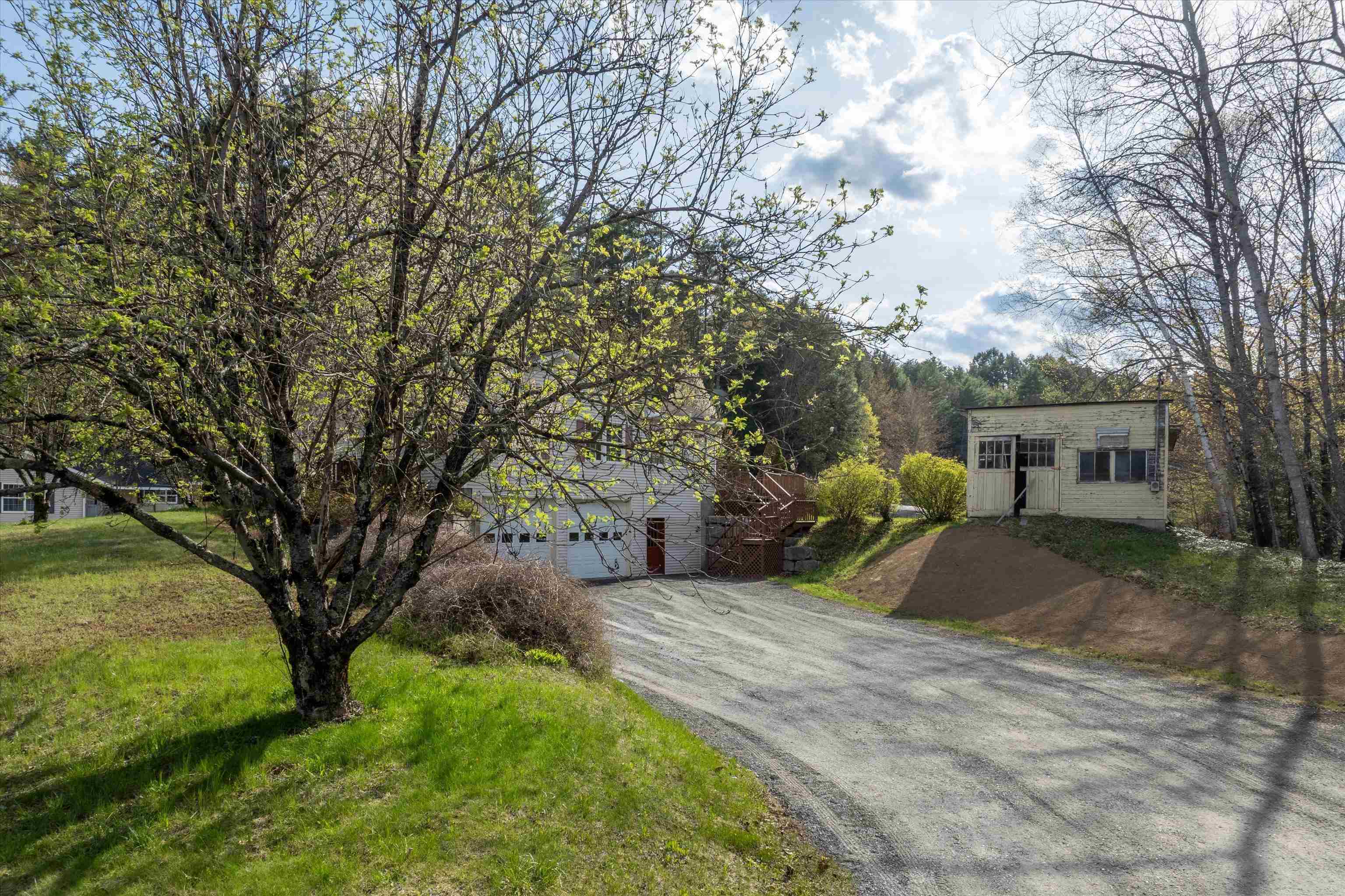 Existing out building 25192387