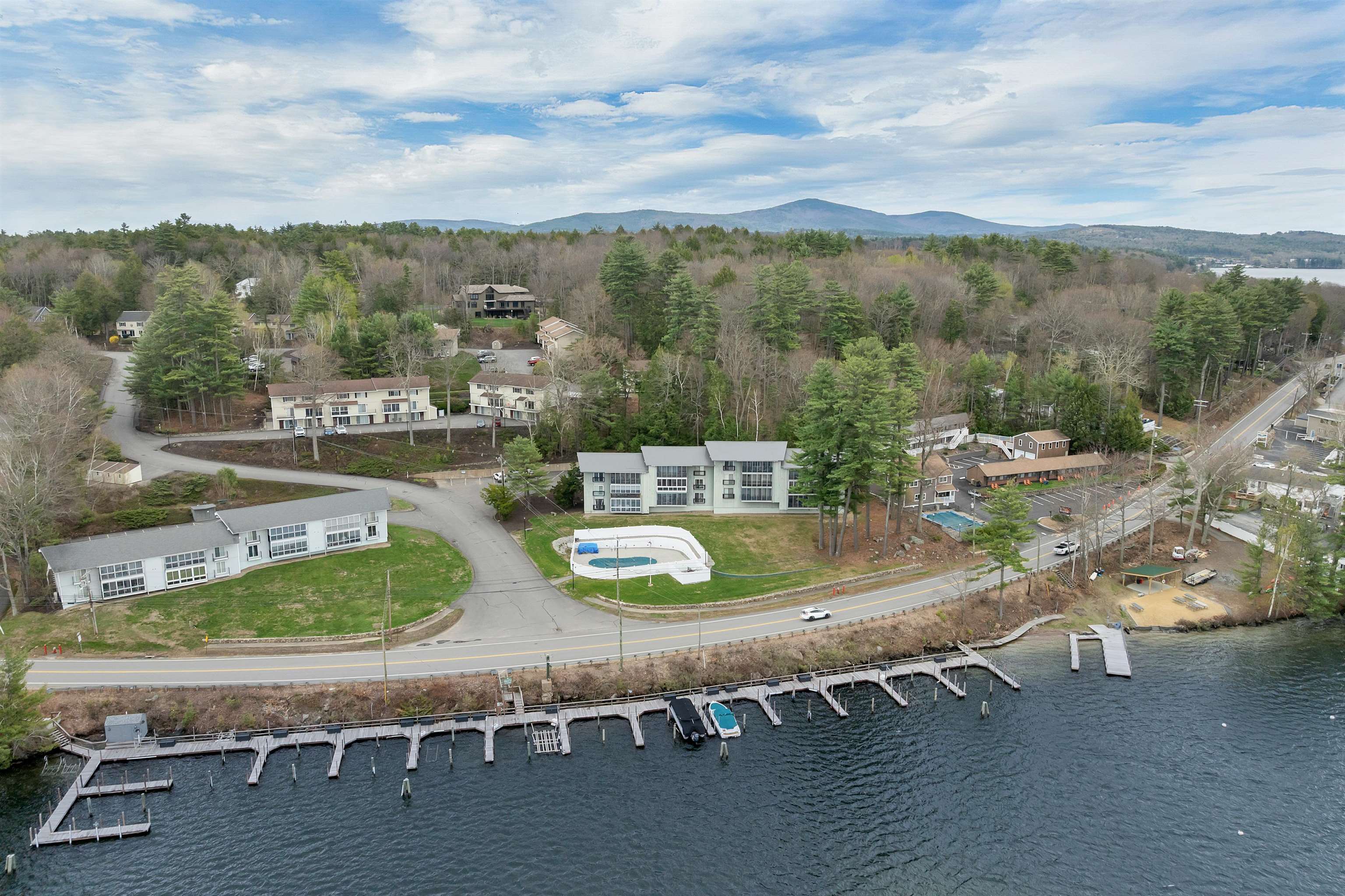 883 Weirs Blvd, Laconia, NH 03246