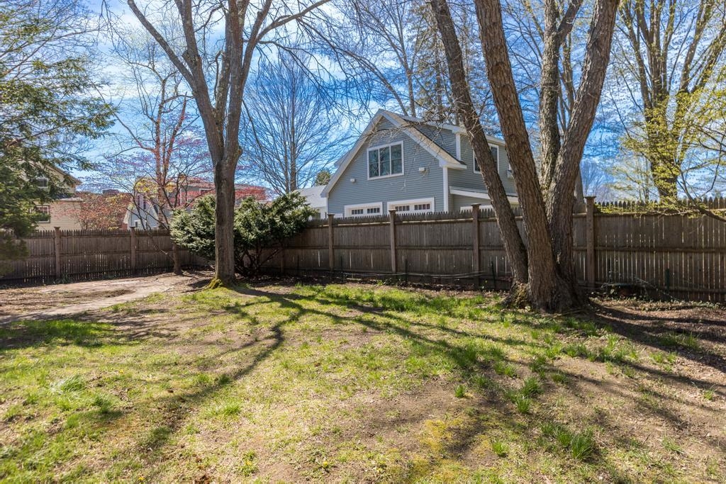 23 Gill St, Exeter, NH 03833