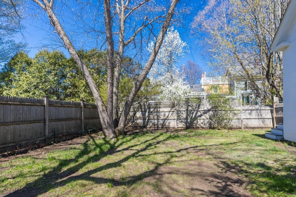 23 Gill St, Exeter, NH 03833