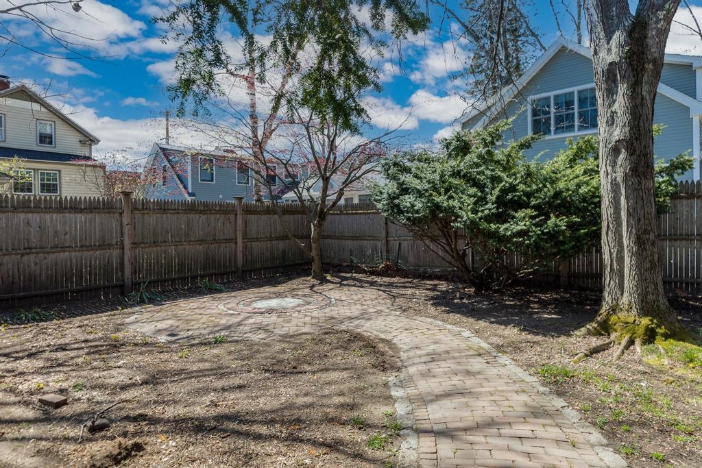 23 Gill St, Exeter, NH 03833