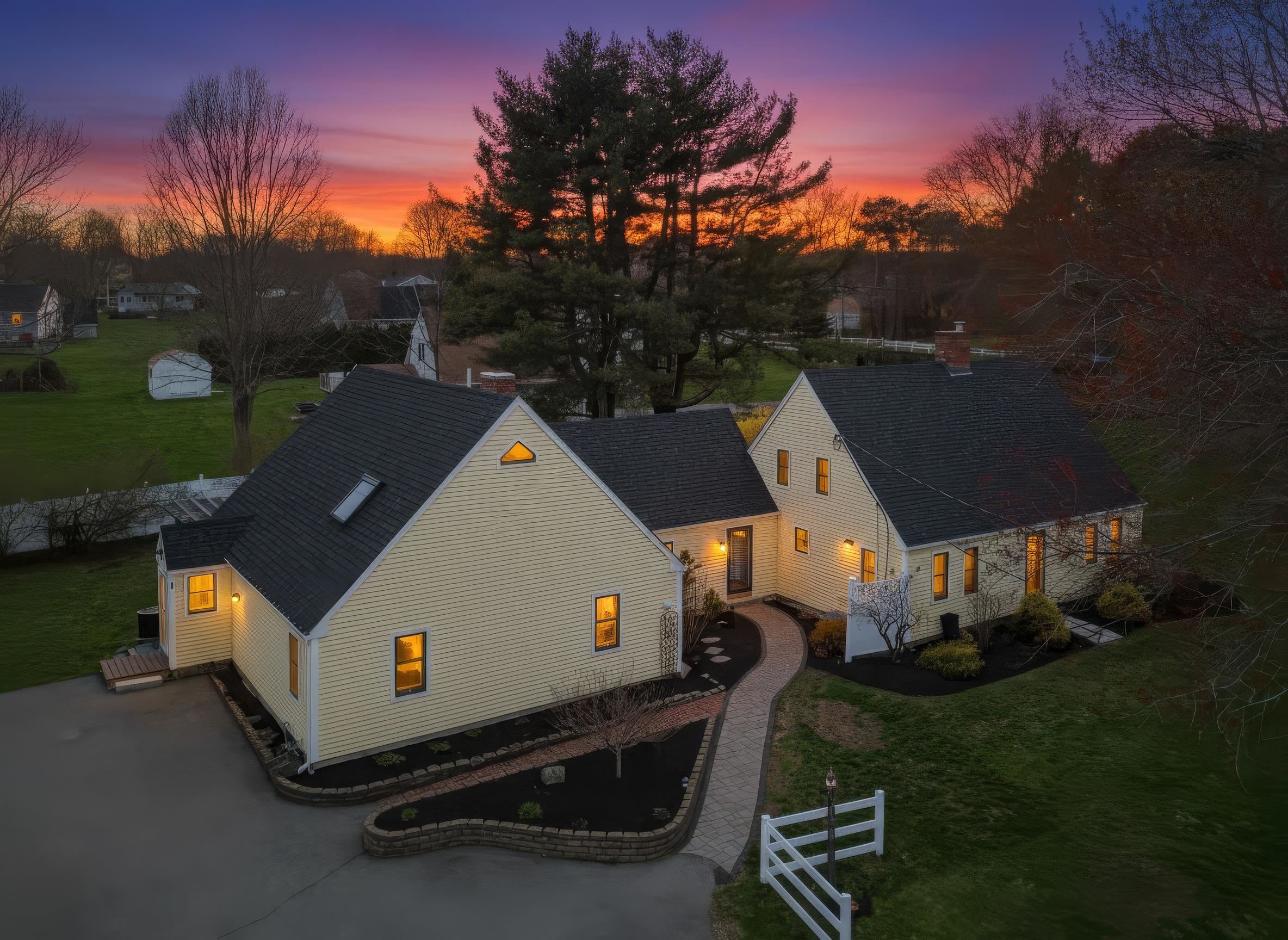 6 Fifield Ln, Stratham, NH 03885