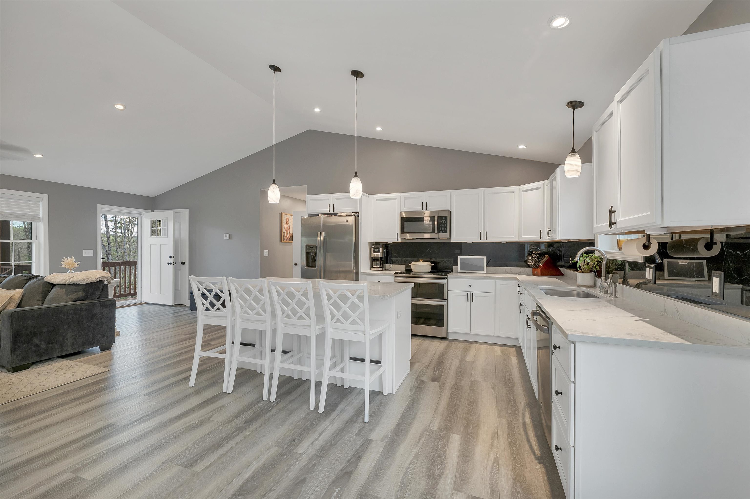 123 Parade Rd, Barnstead, NH 03218