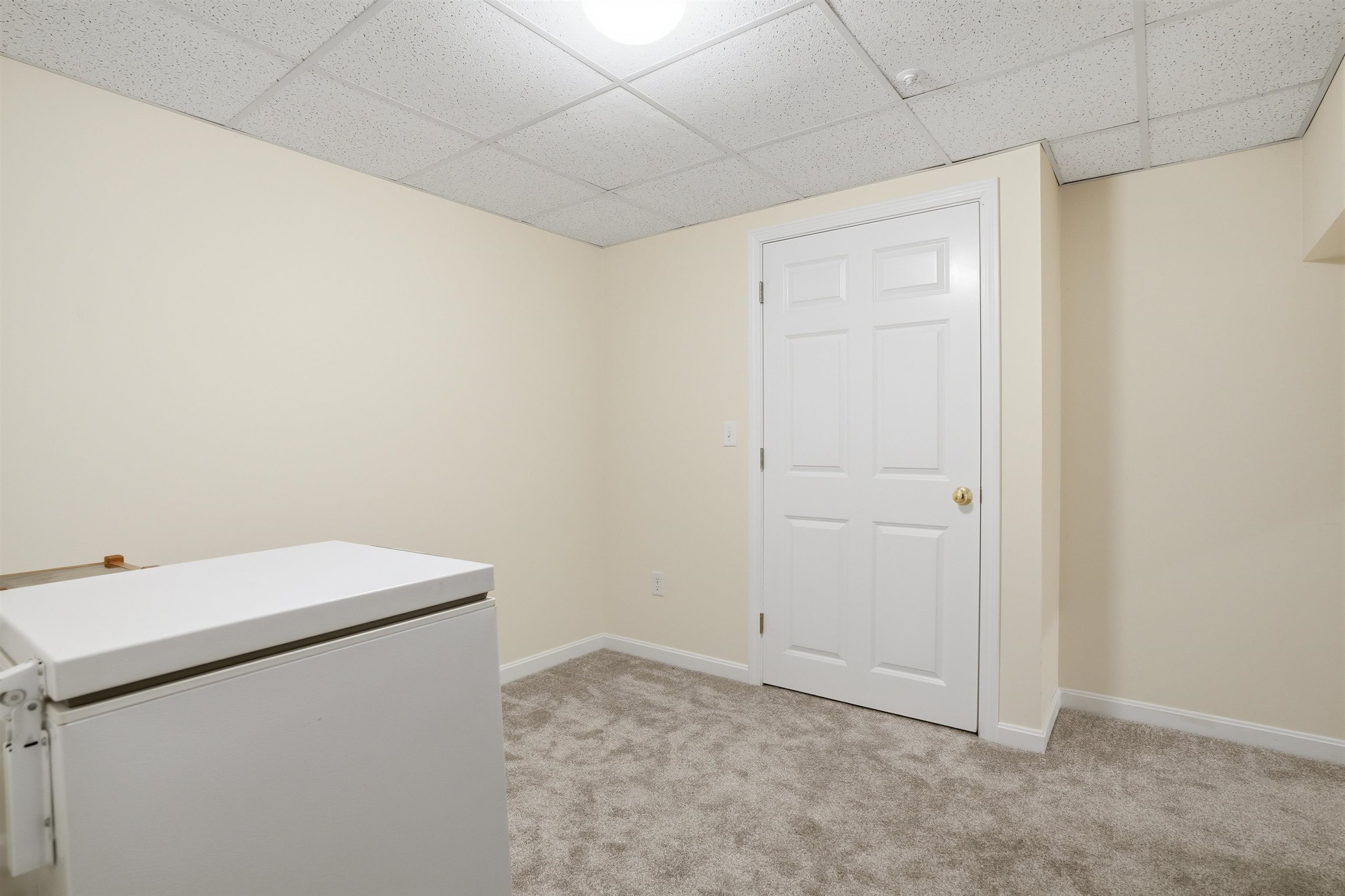 23 Bourne Dr, Bedford, NH 03110