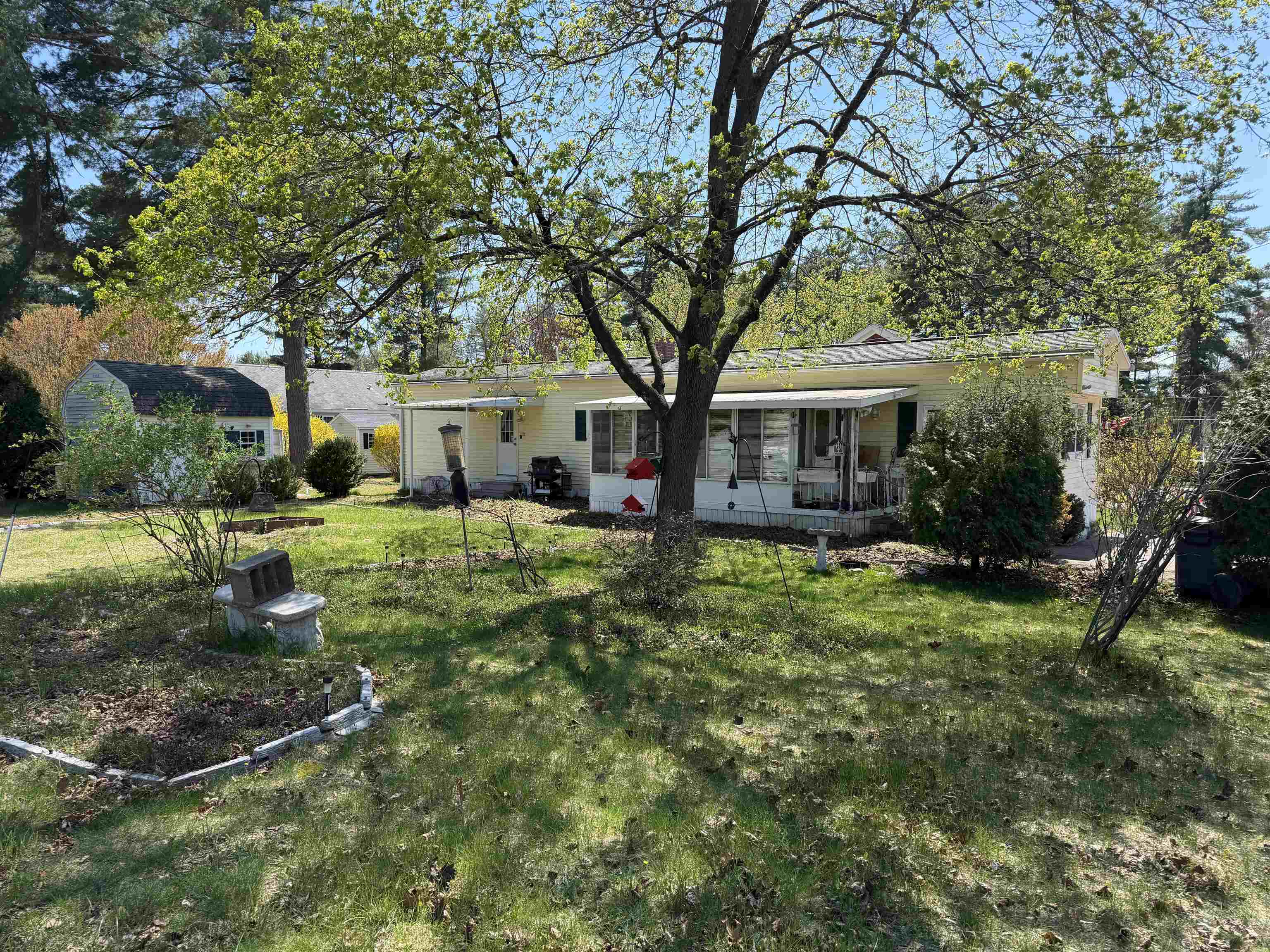 5 Shadycrest Dr, Nashua, NH 03062