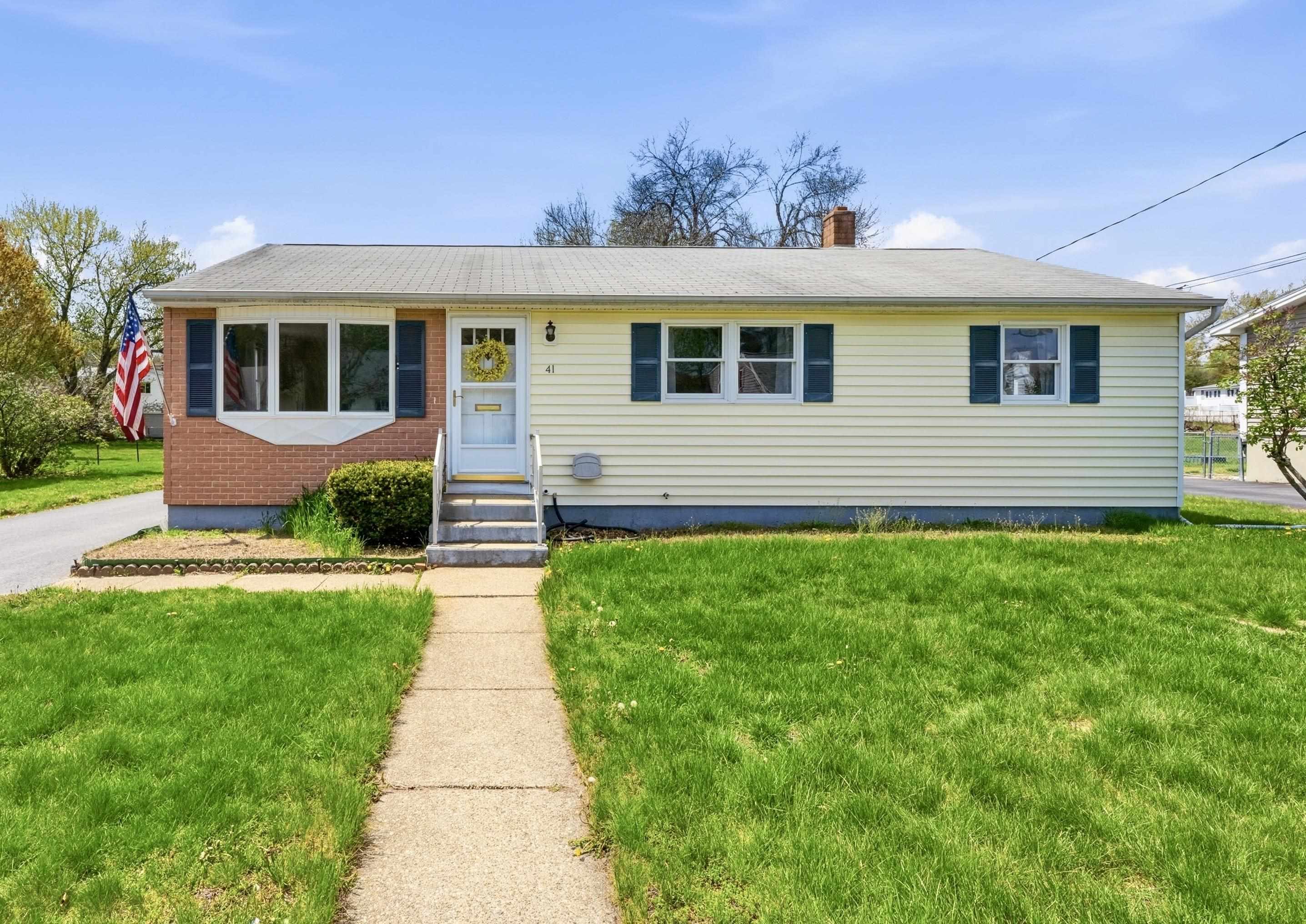 41 Woodgate Ct, Manchester, NH 03103