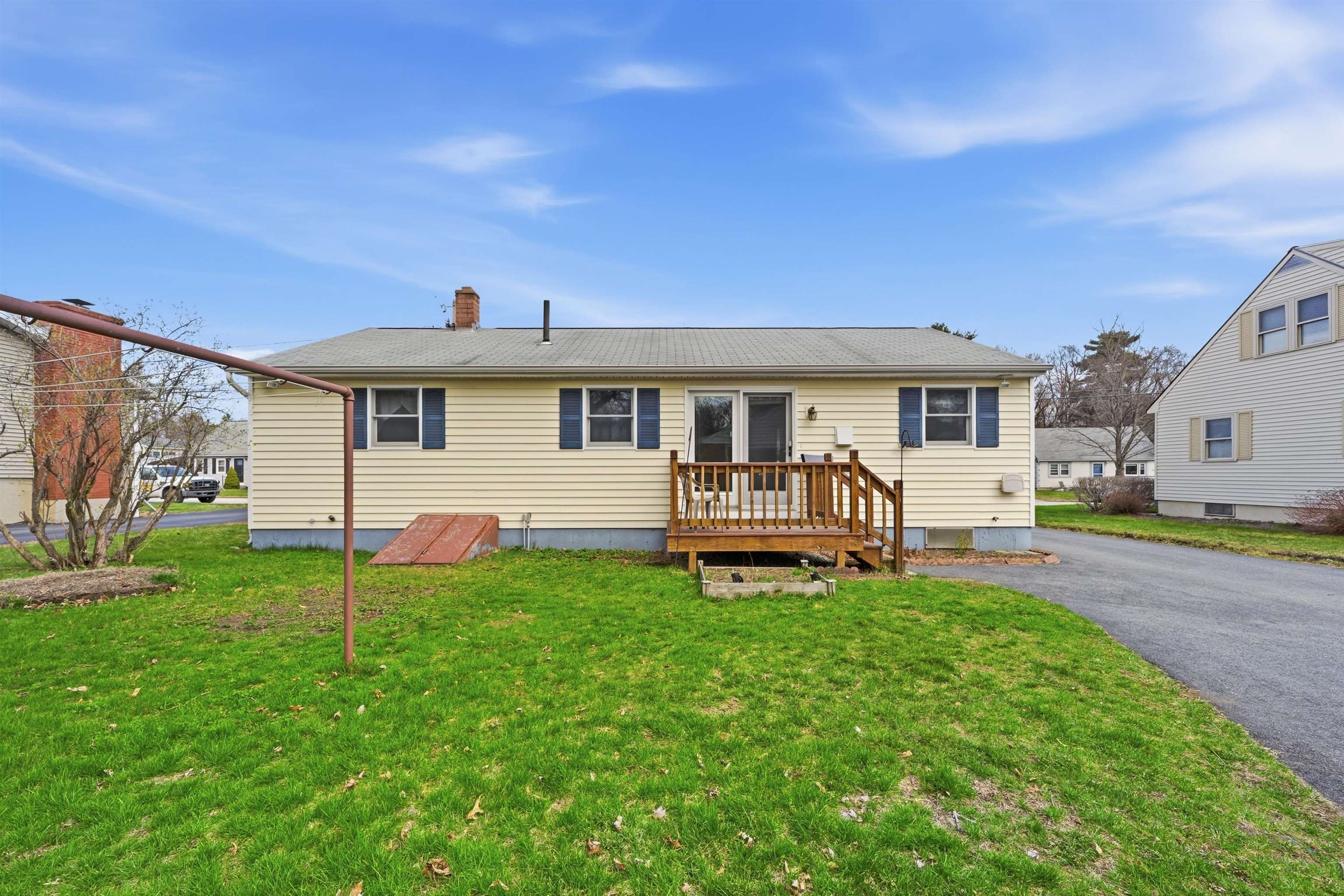 41 Woodgate Ct, Manchester, NH 03103