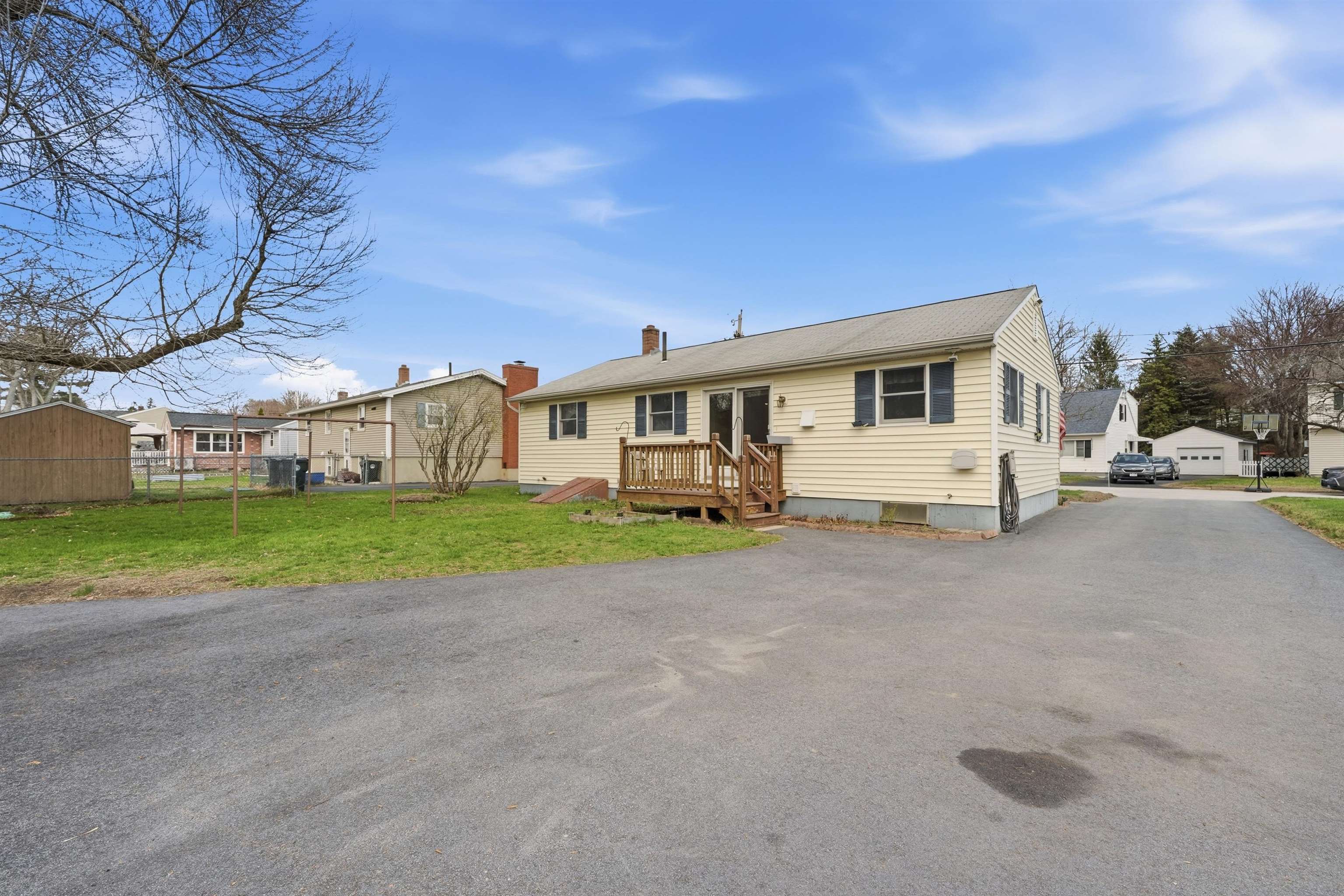 41 Woodgate Ct, Manchester, NH 03103