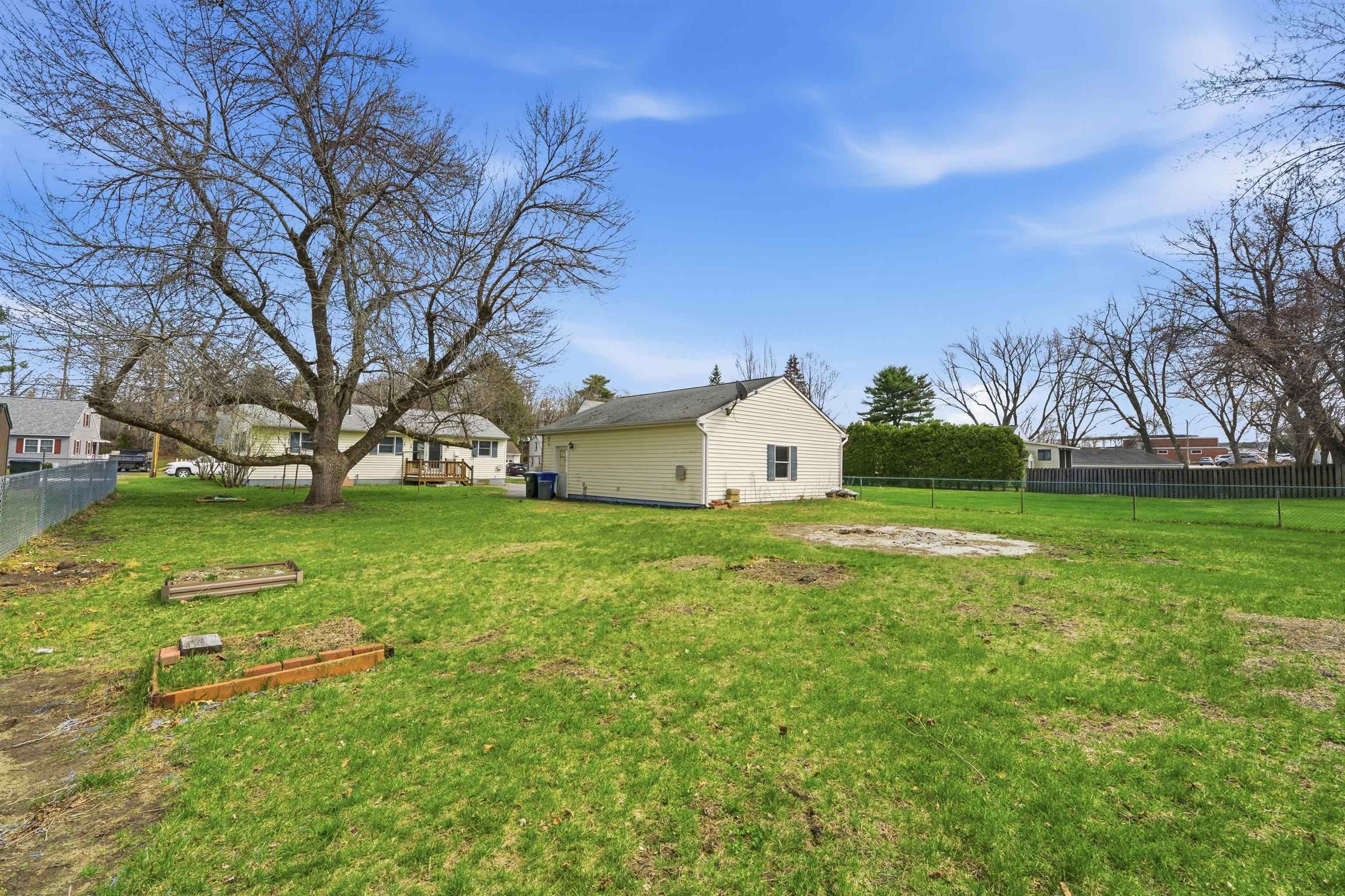 41 Woodgate Ct, Manchester, NH 03103
