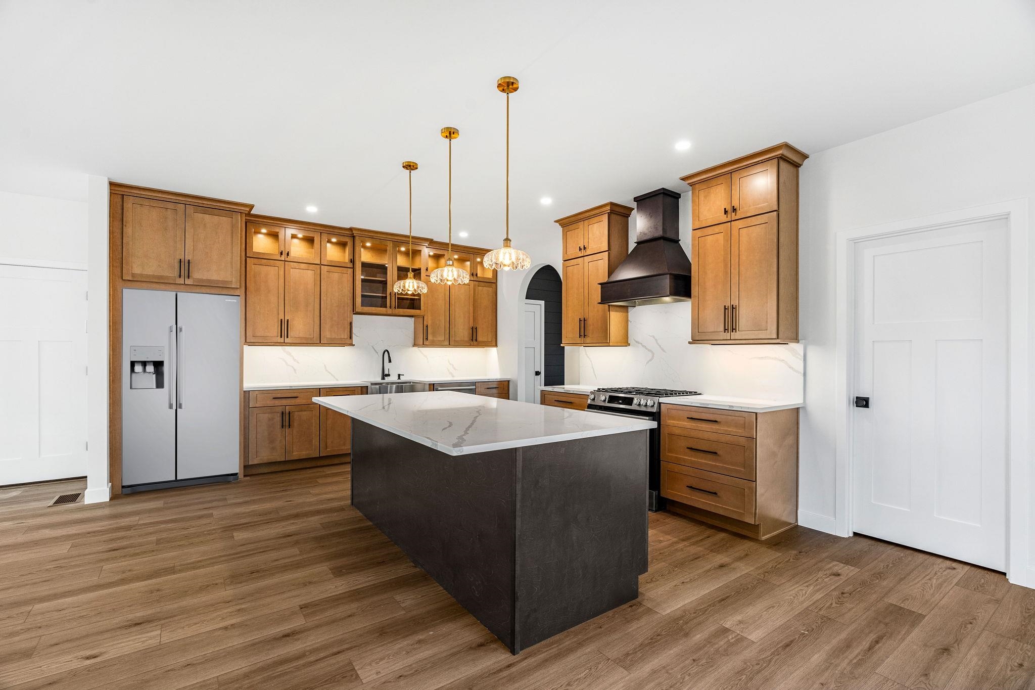 7 Lily Ln, Londonderry, NH 03053