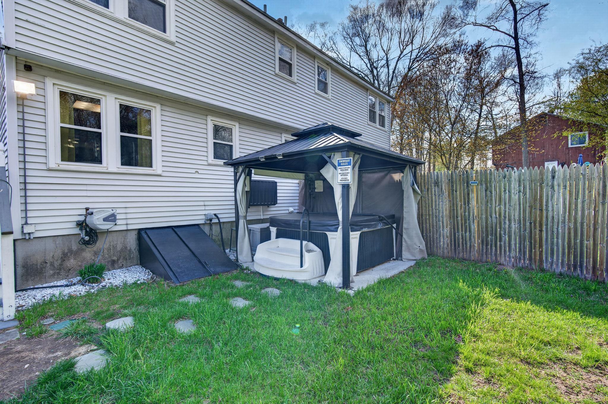 23 Juniper Rd, Derry, NH 03038