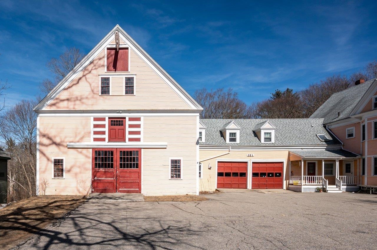 221 Atlantic Ave, North Hampton, NH 03862