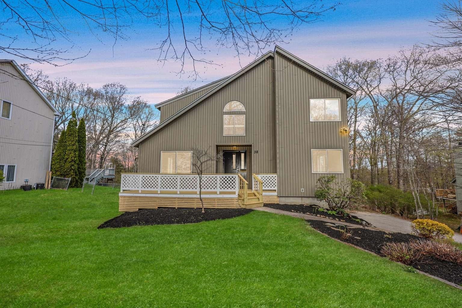 38 Caleb Dr, Danville, NH 03819