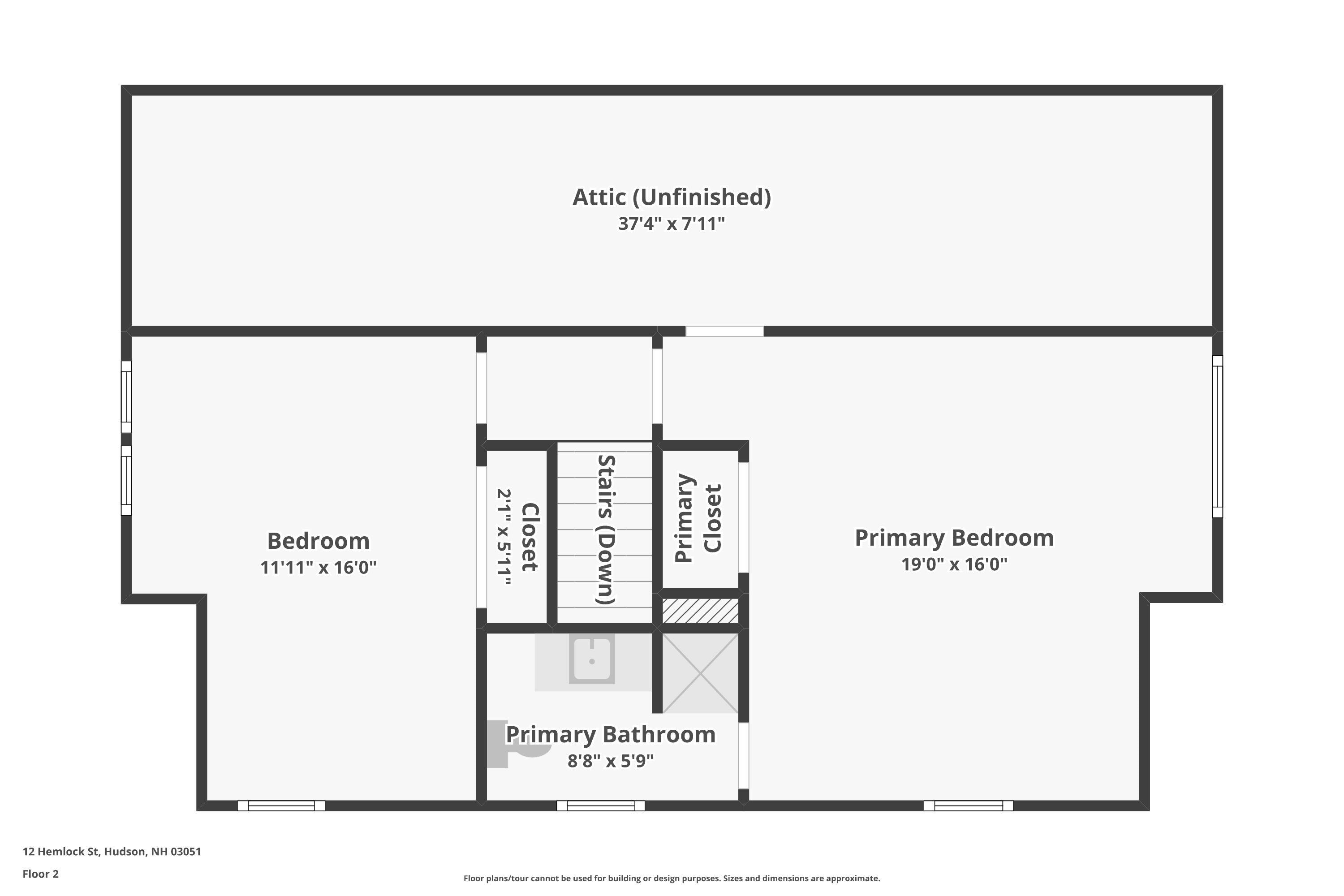 12 Hemlock St, Hudson, NH 03051