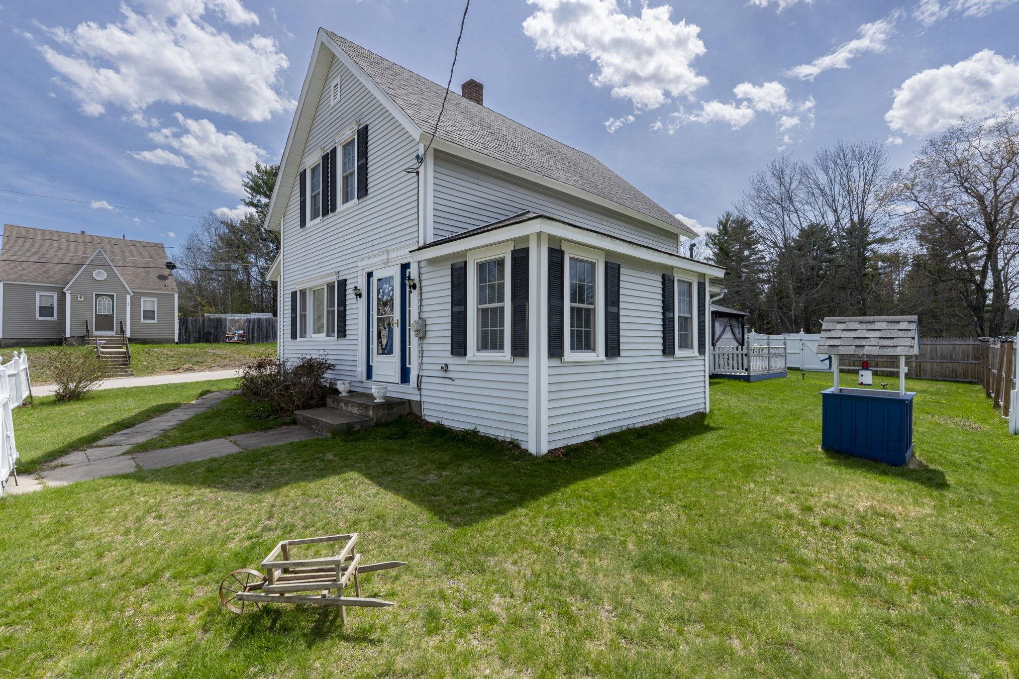 16 Montgomery Dr, Farmington, NH 03835