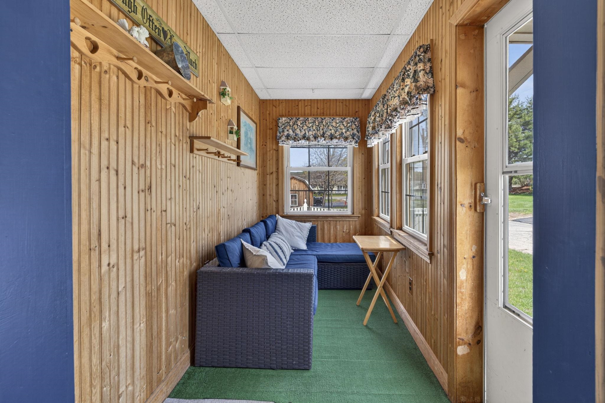16 Montgomery Dr, Farmington, NH 03835