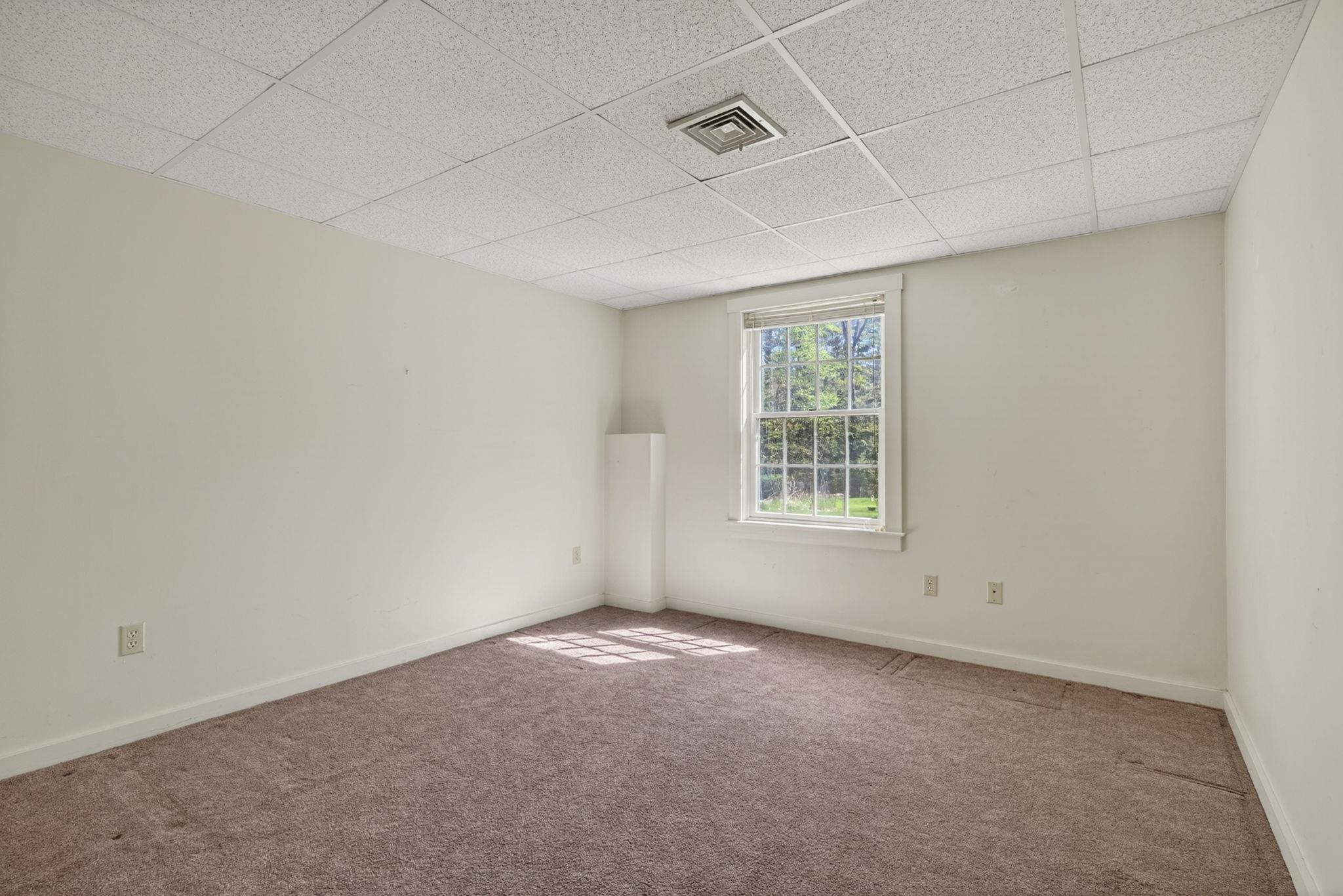 34 Cleveland Hill Rd, Brookline, NH 03033