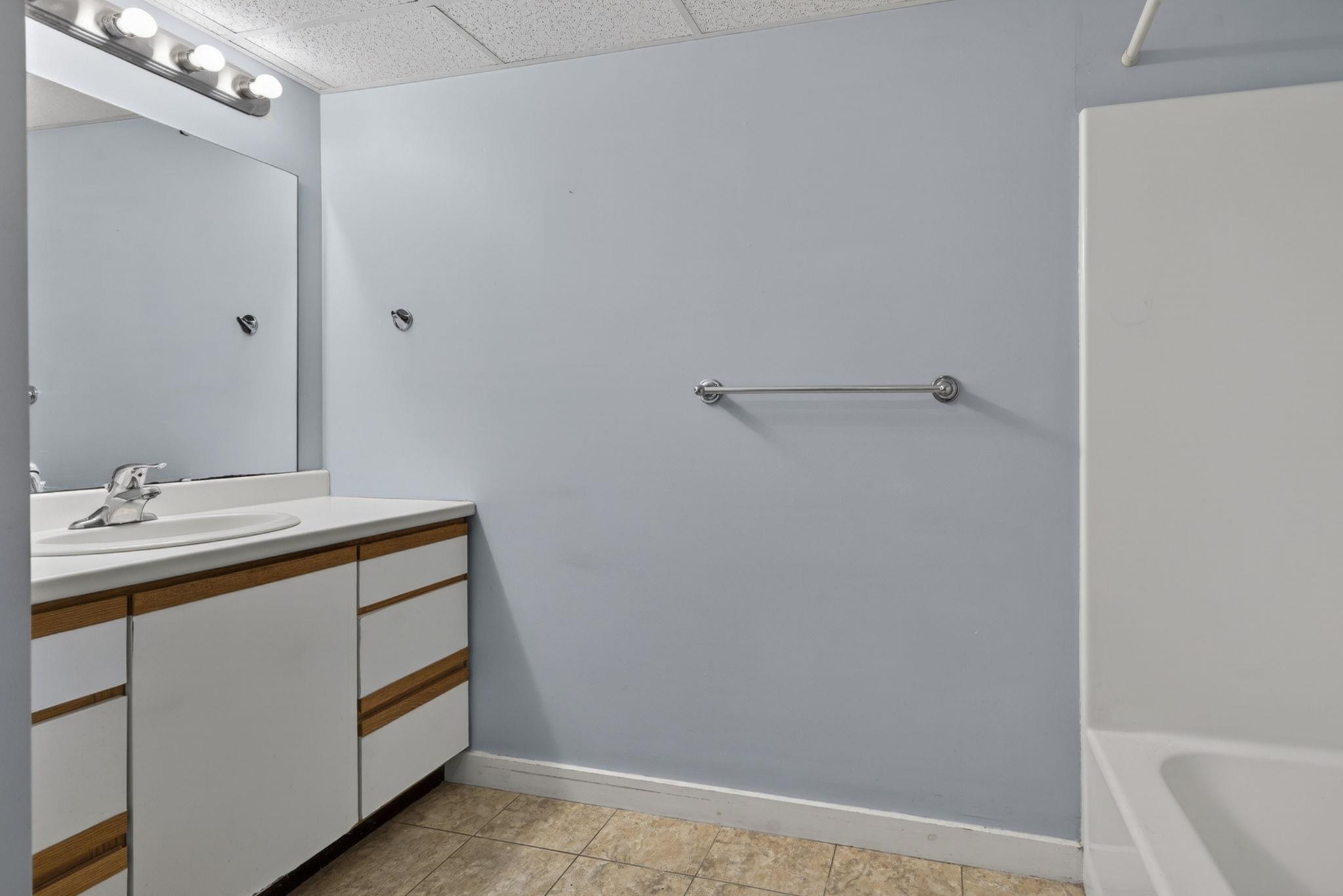 34 Cleveland Hill Rd, Brookline, NH 03033