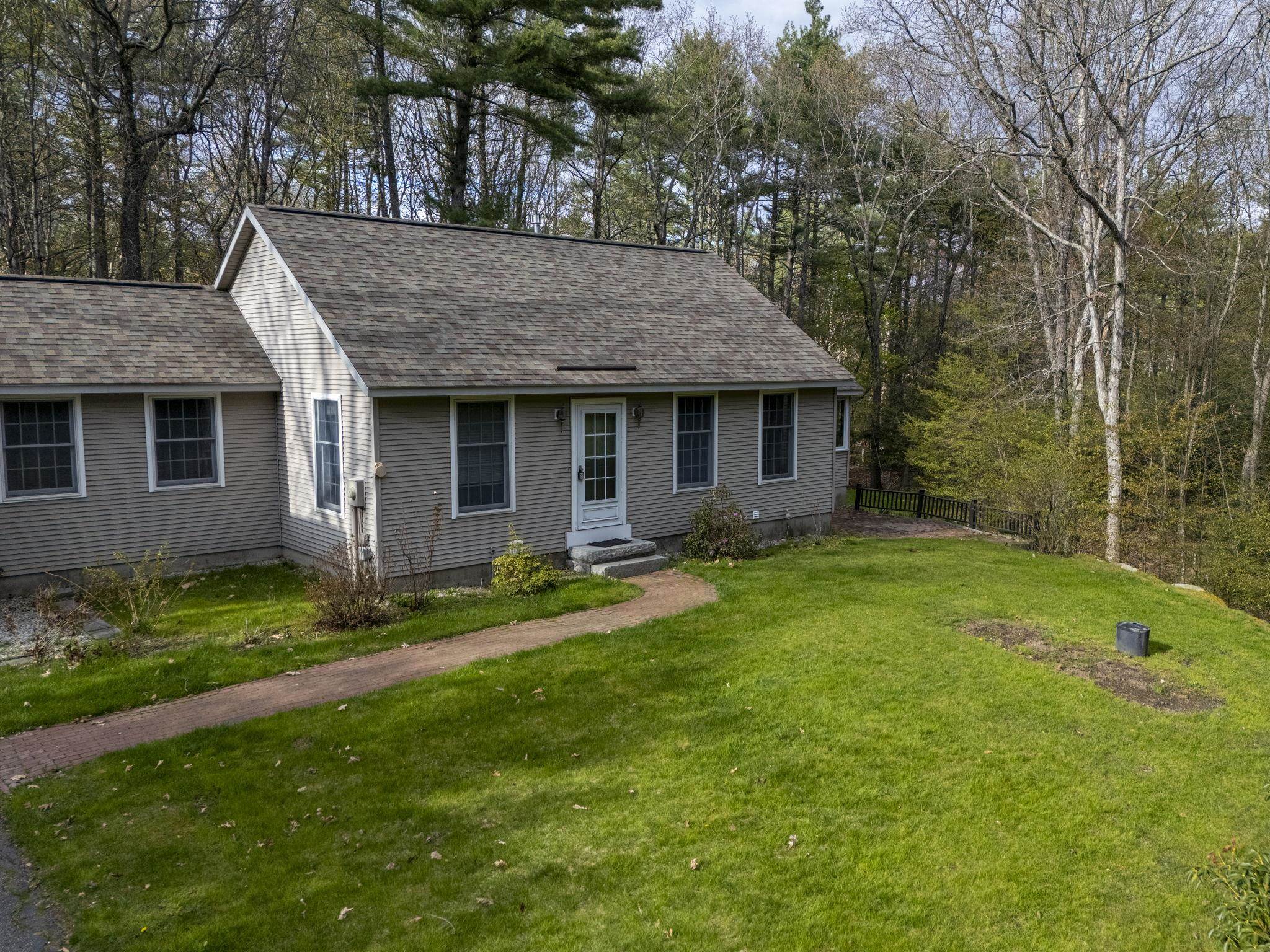 34 Cleveland Hill Rd, Brookline, NH 03033