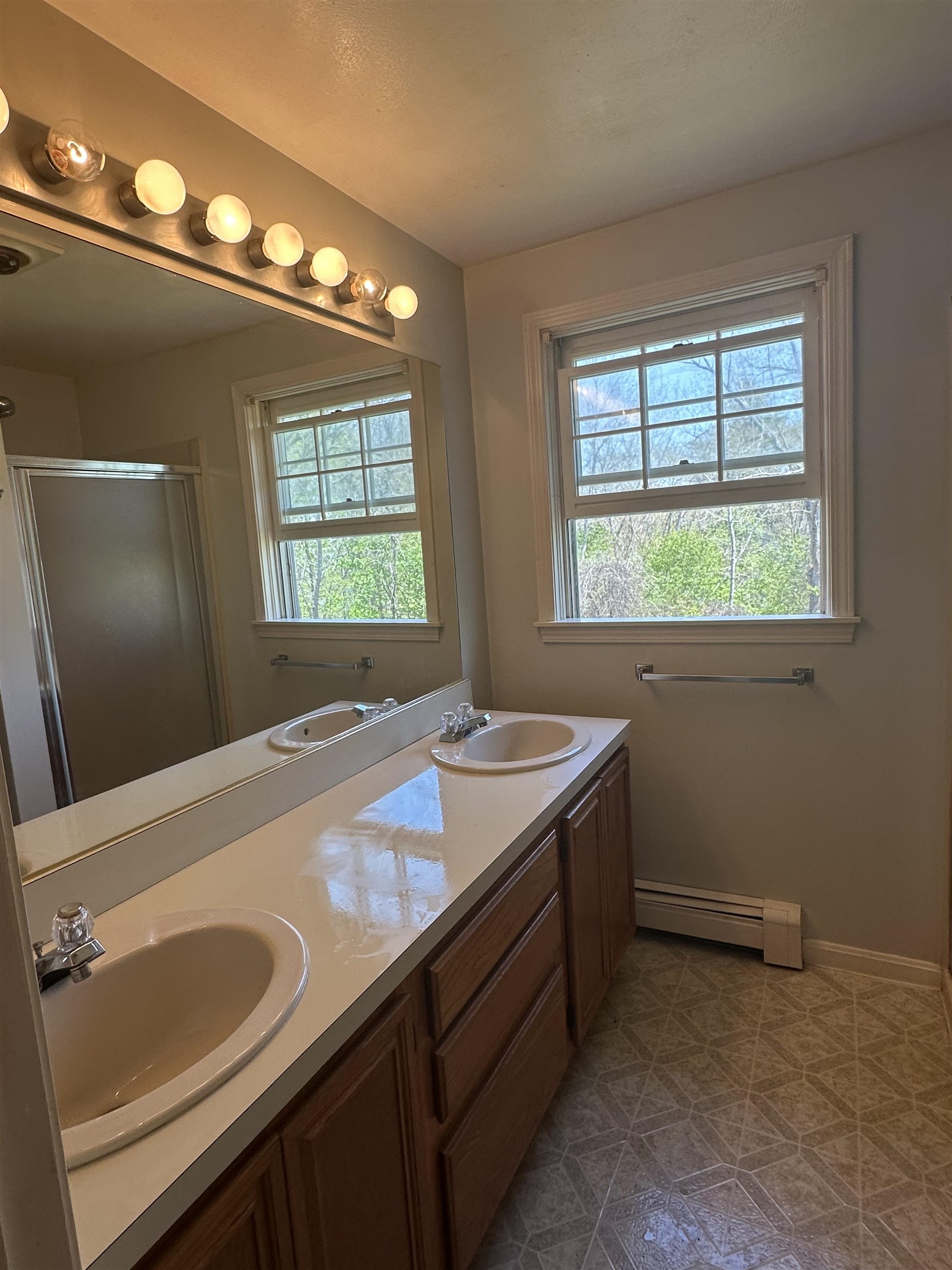 18 Sullivan Ct, Salem, NH 03079