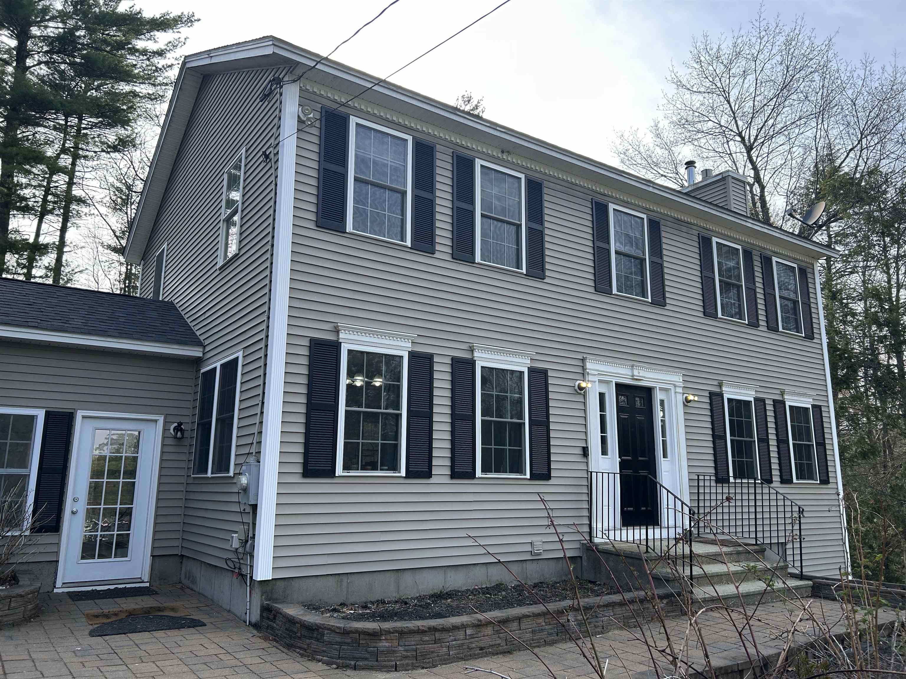 90 Cedar Ridge Dr, New Ipswich, NH 03071