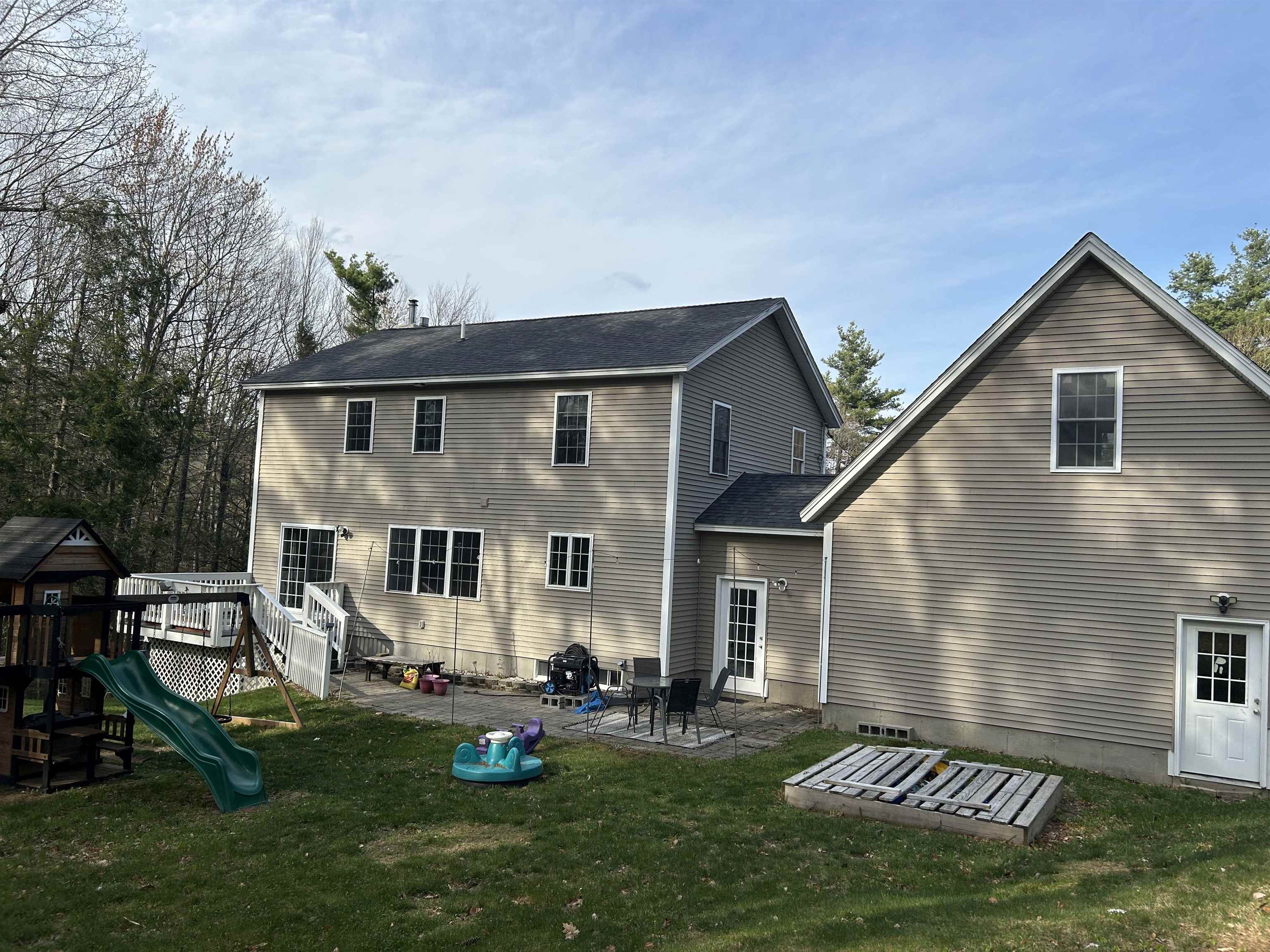 90 Cedar Ridge Dr, New Ipswich, NH 03071